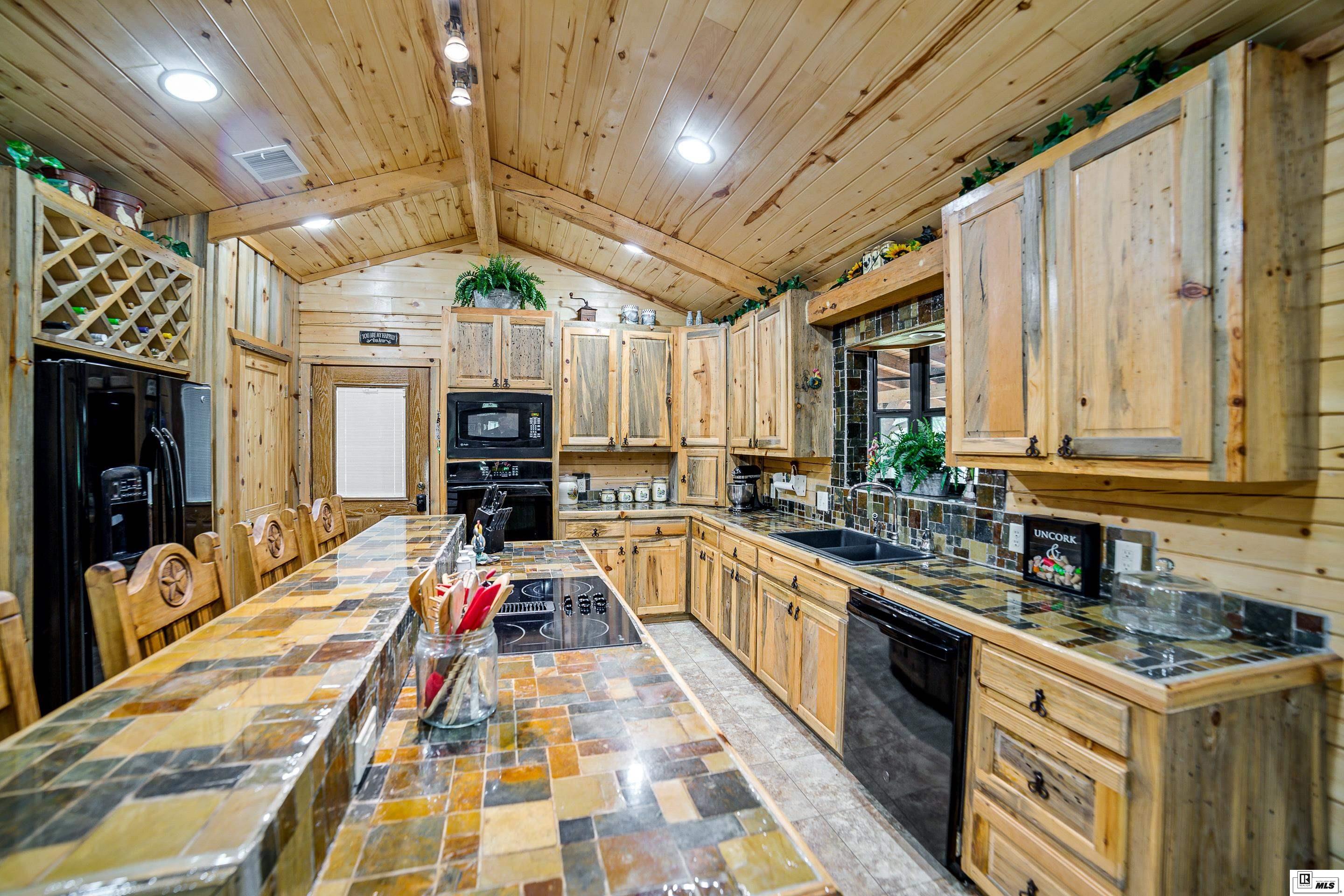13861 Highway 157