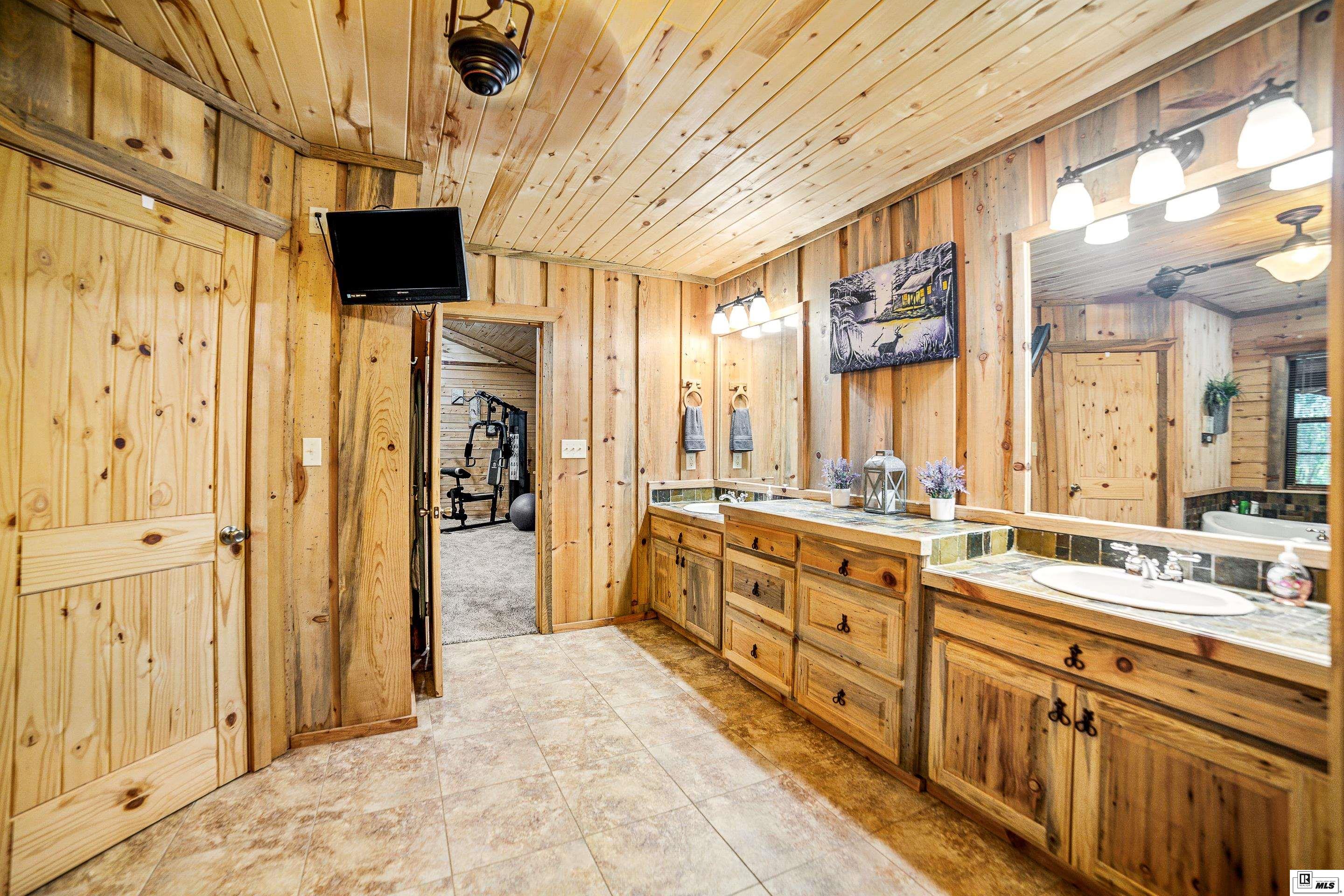 13861 Highway 157