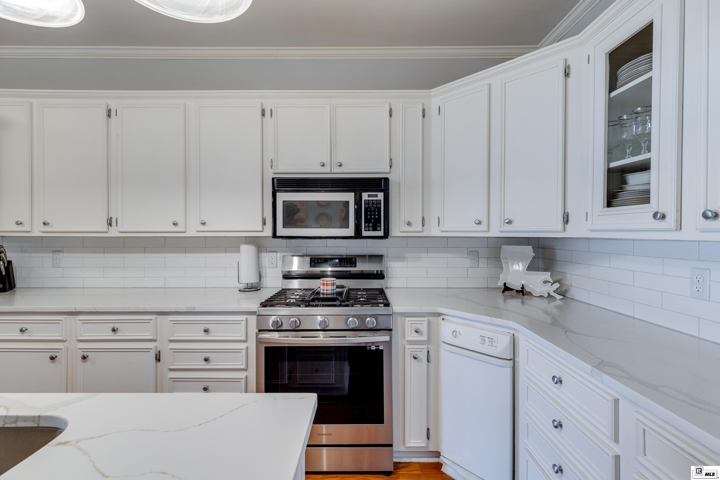 14 Gladney Loop