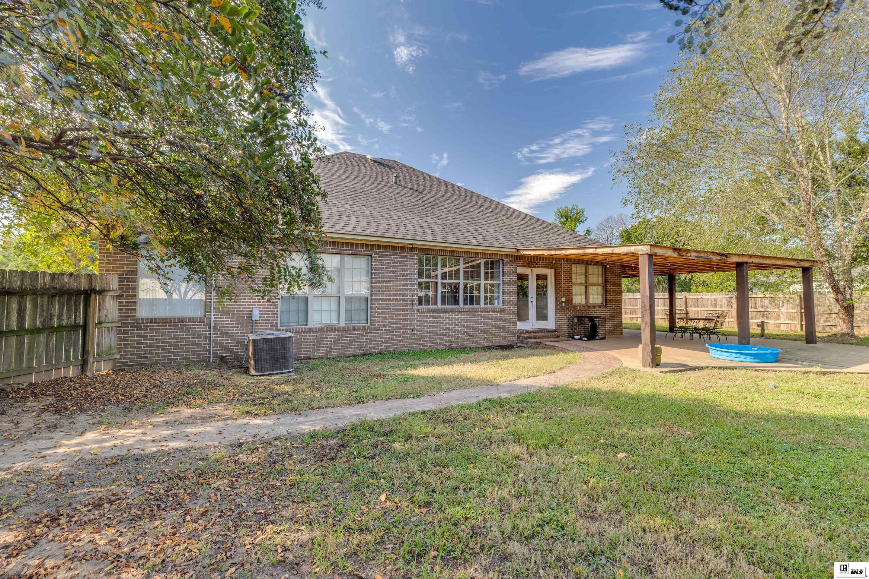 14 Gladney Loop
