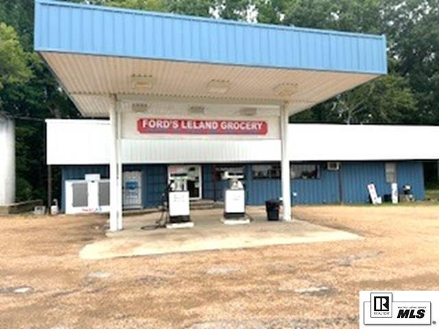2086 Highway 8