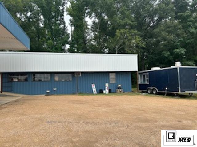 2086 Highway 8