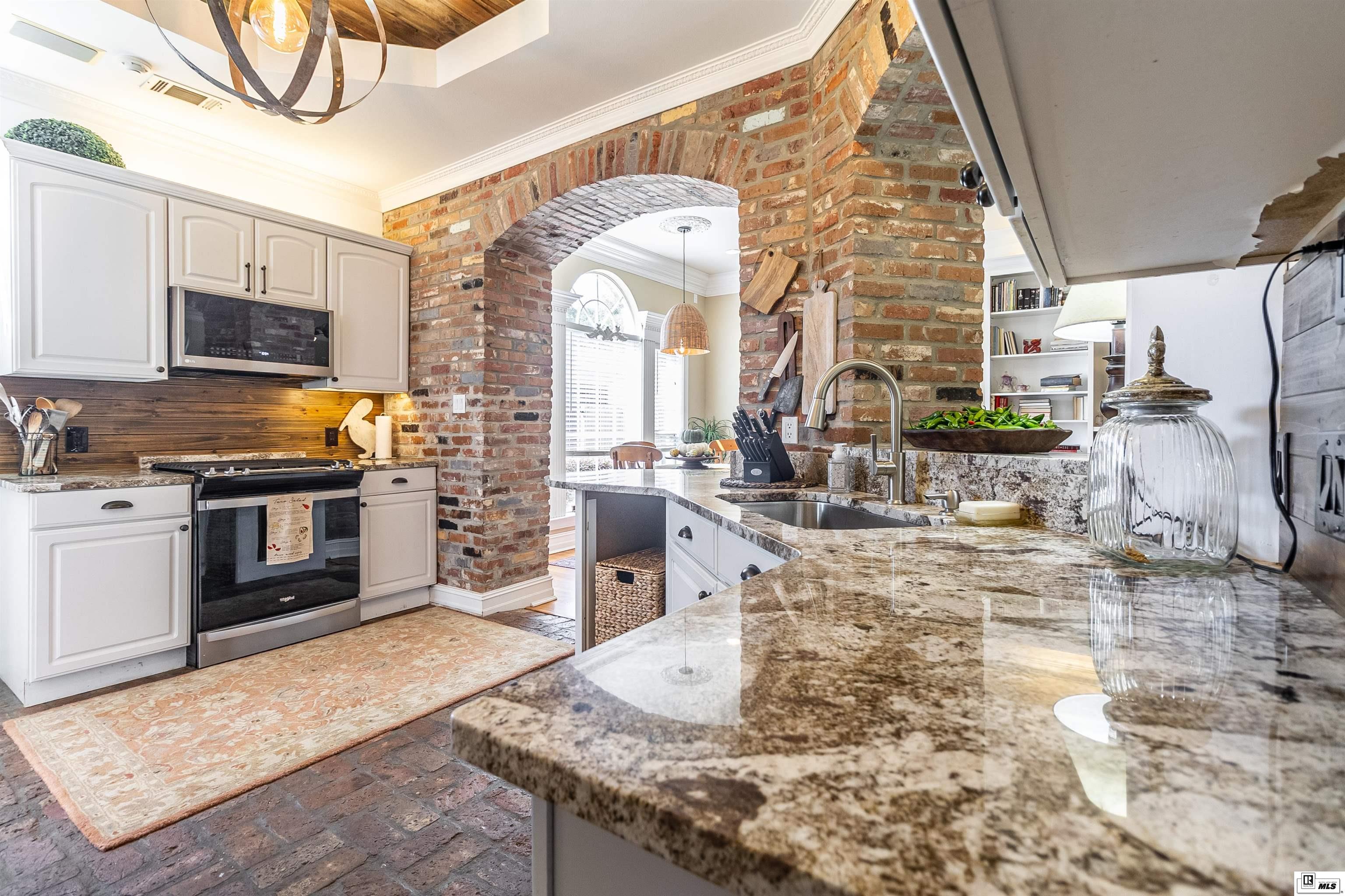 3117 Monteigne Circle