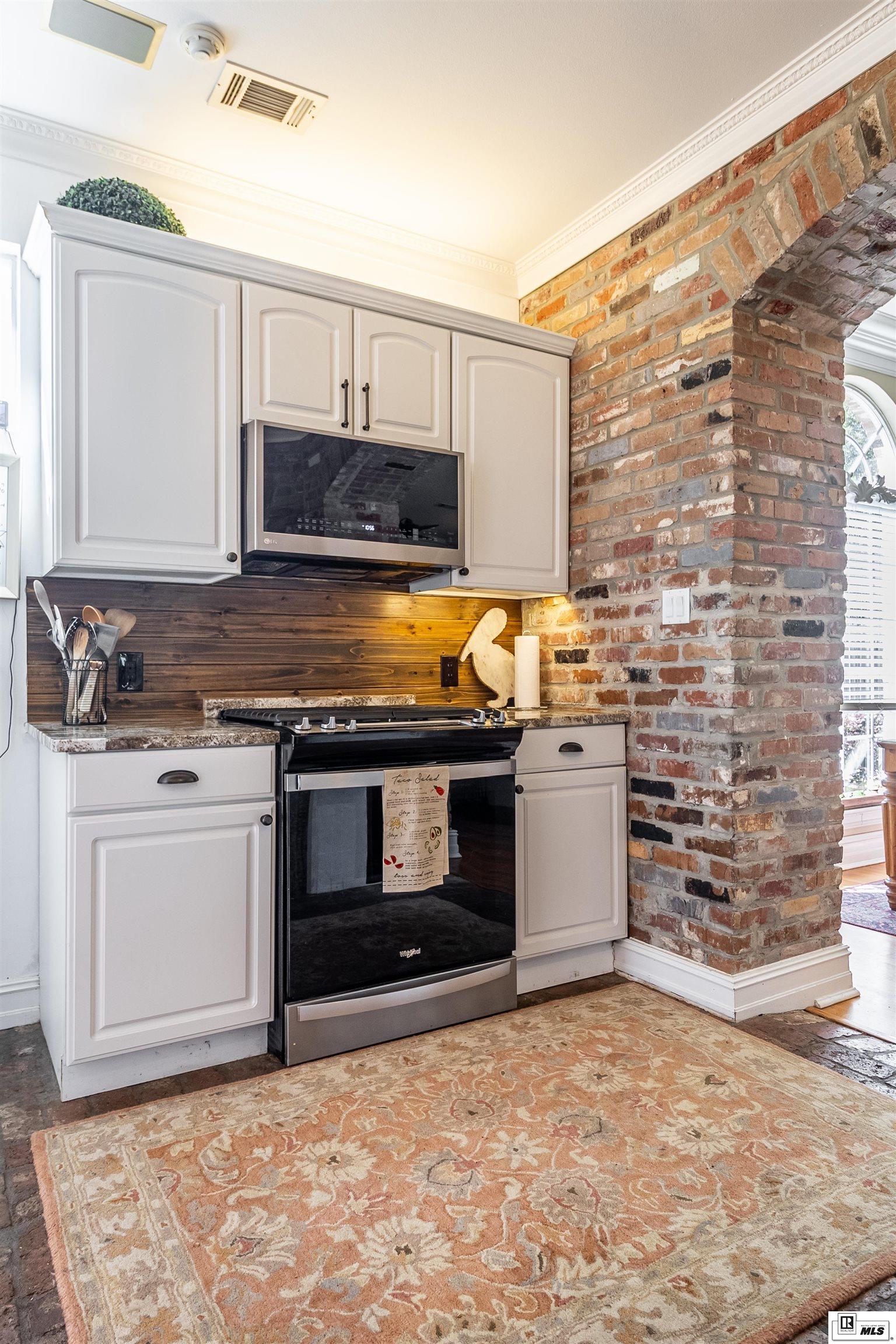 3117 Monteigne Circle