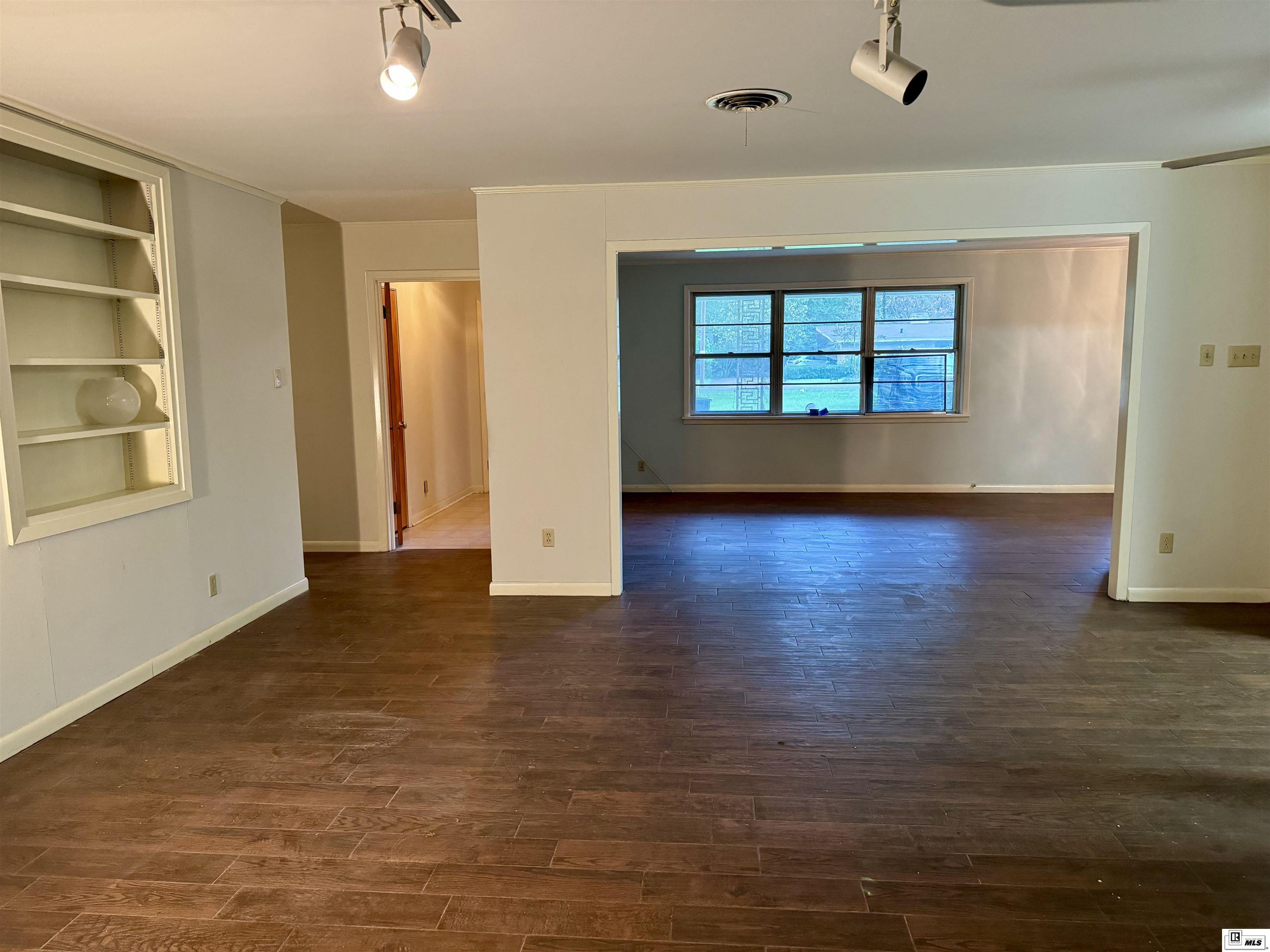 1404 Speed Avenue