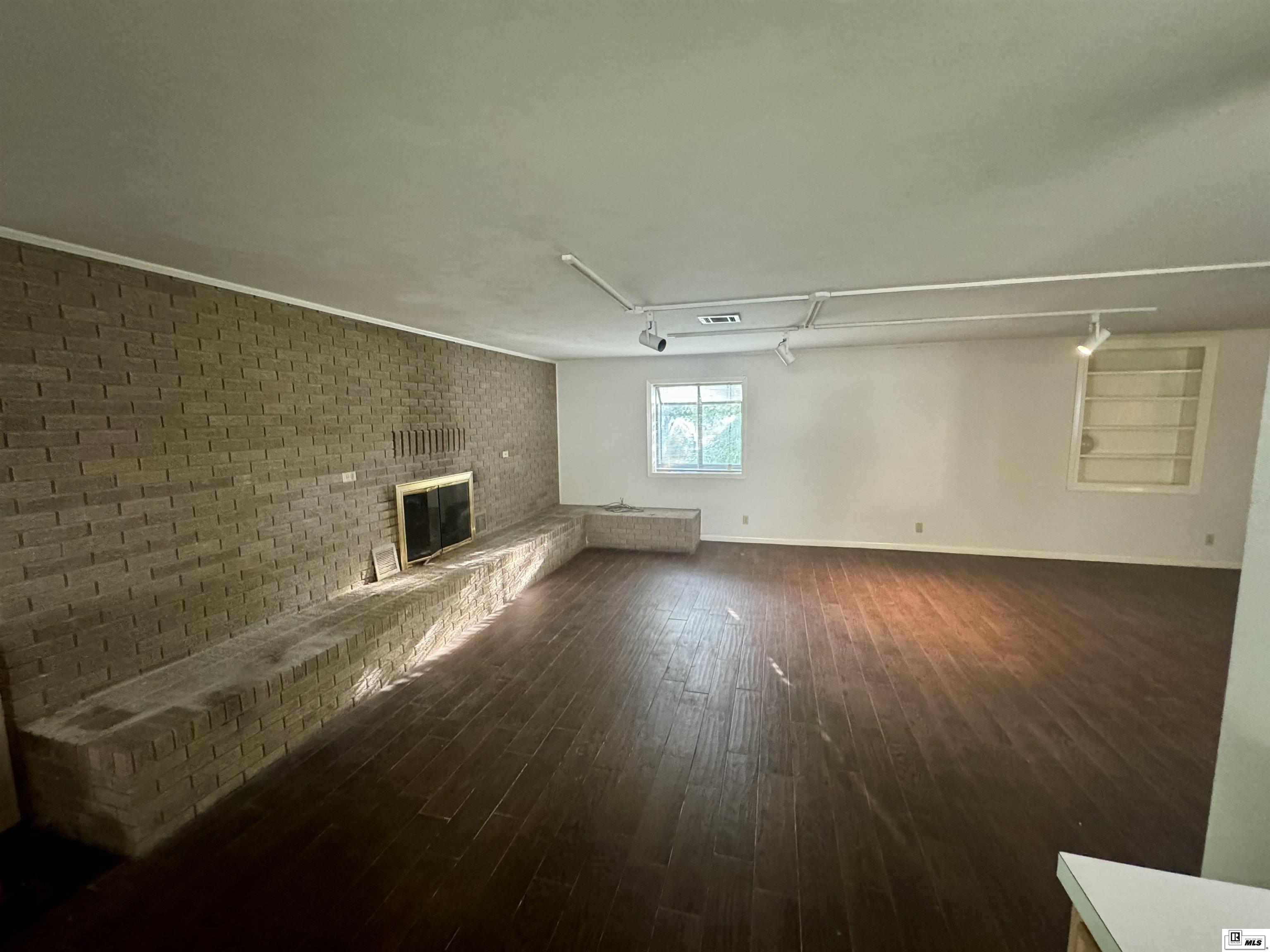 1404 Speed Avenue