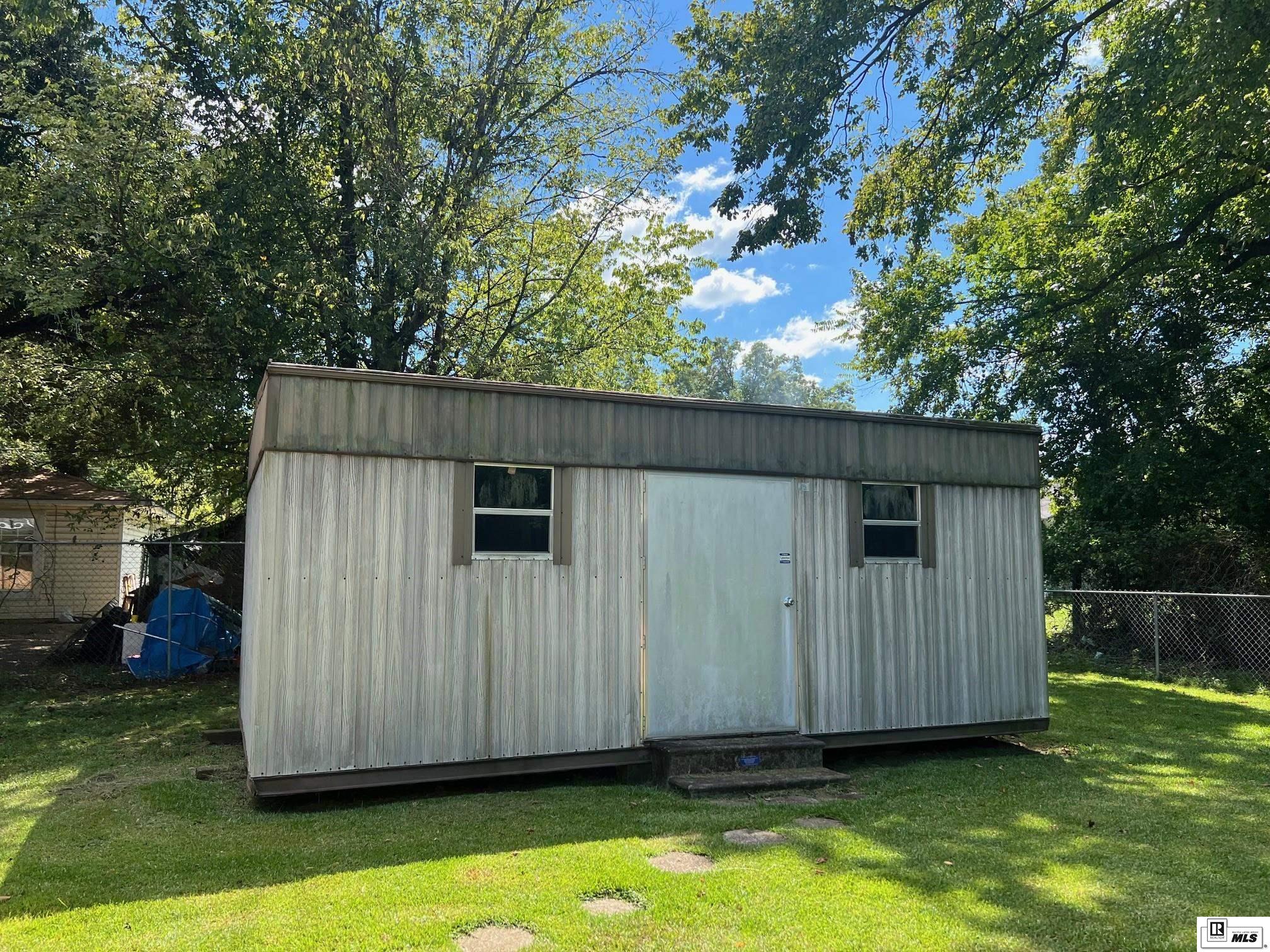 409 Oakland Street
