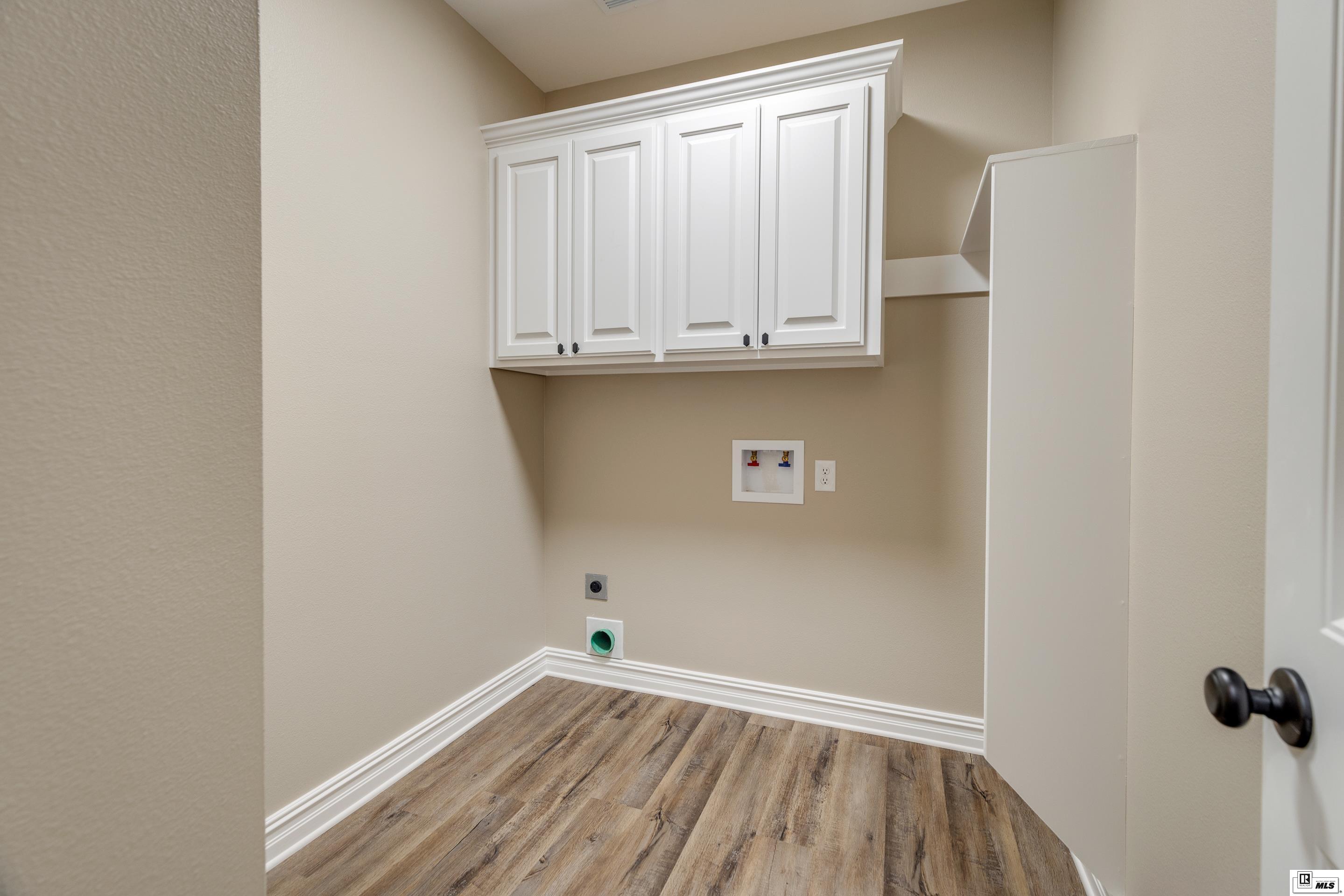 9089 Desiard Trace
