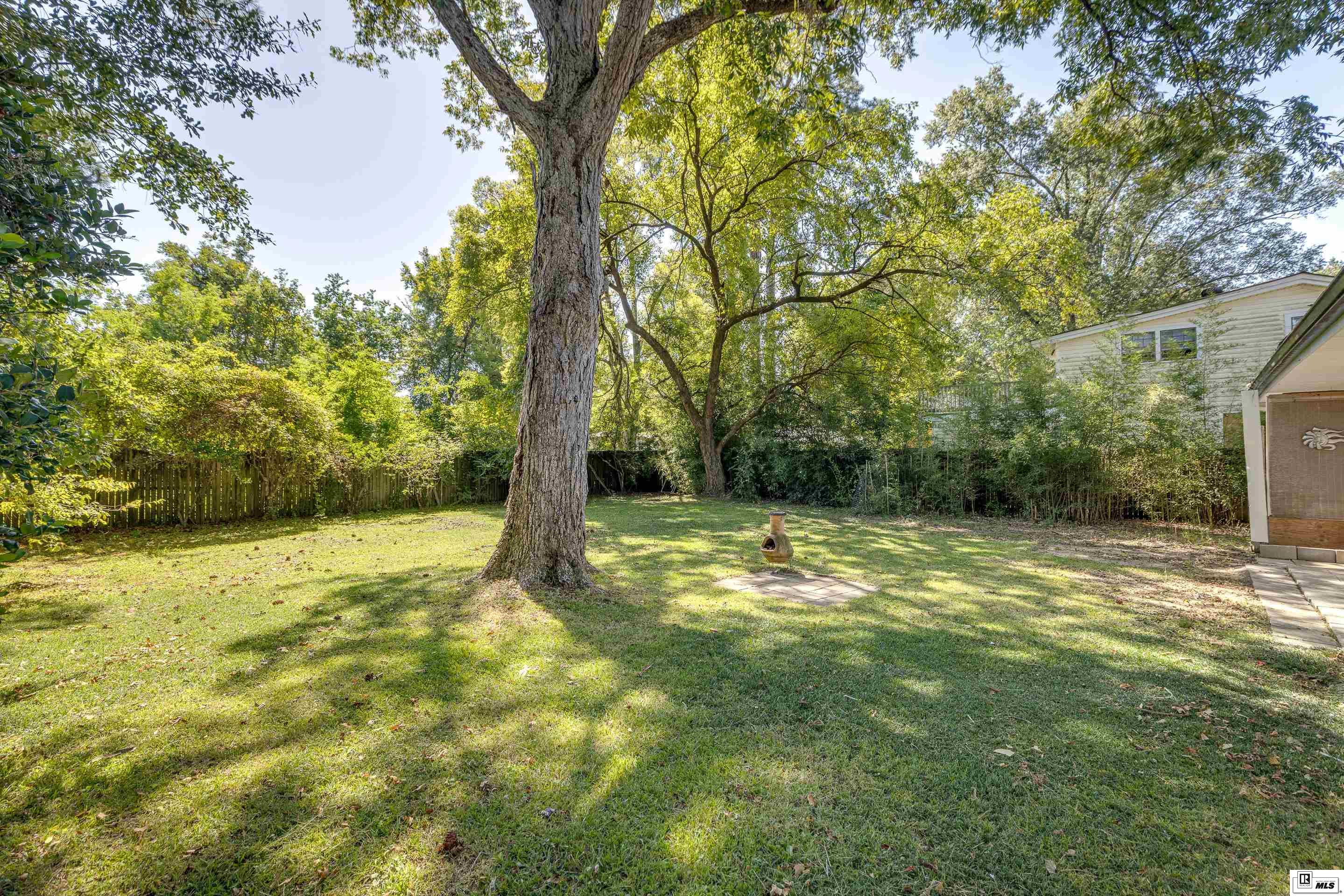 906 Downey Lane