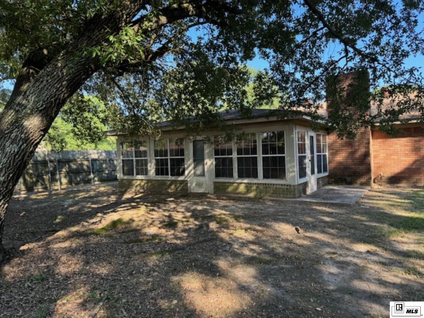 40 Fair Oaks Drive