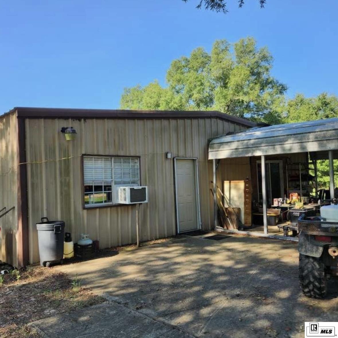 437 Redwood Lane