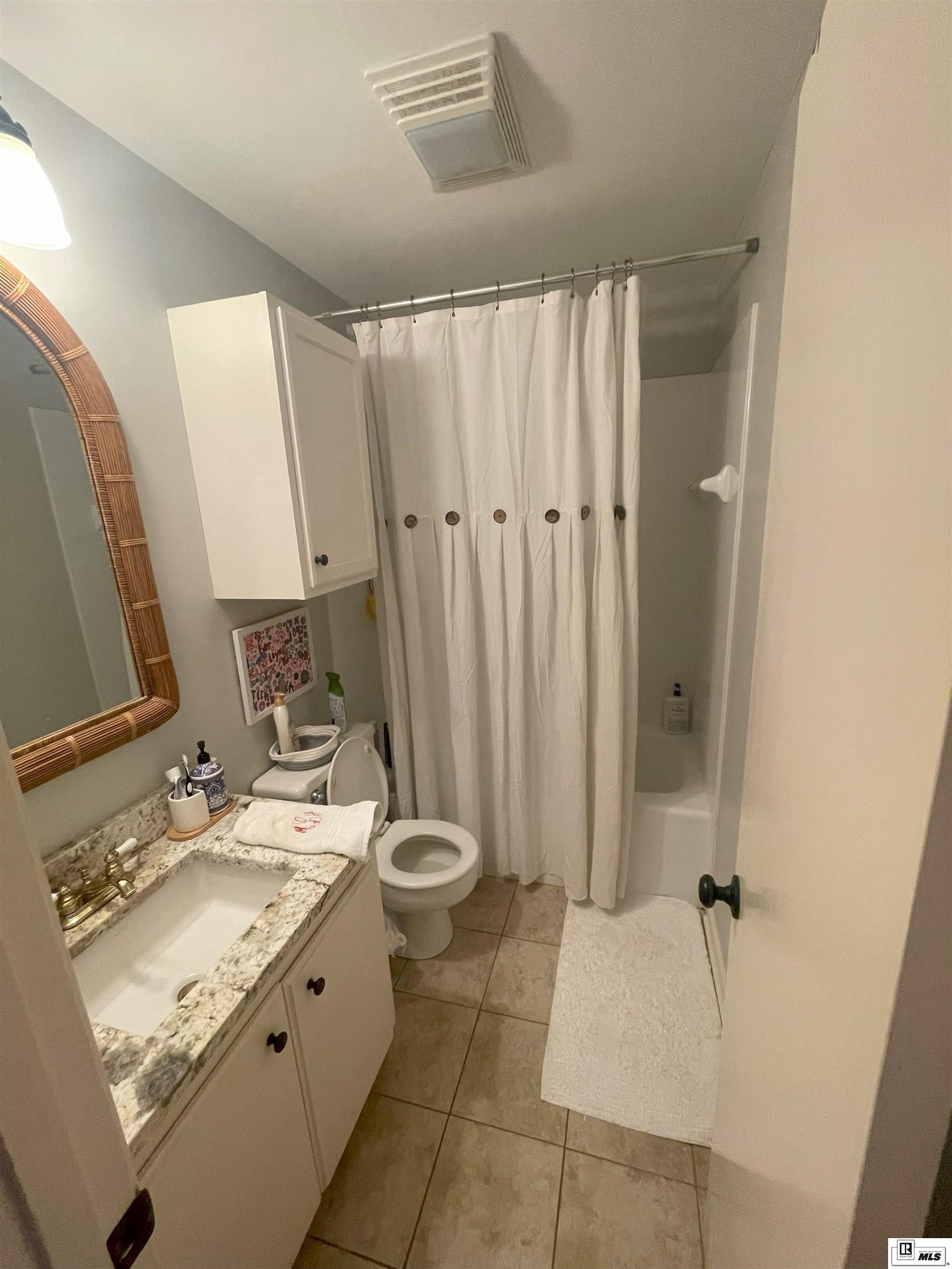 2206 Azalea Drive