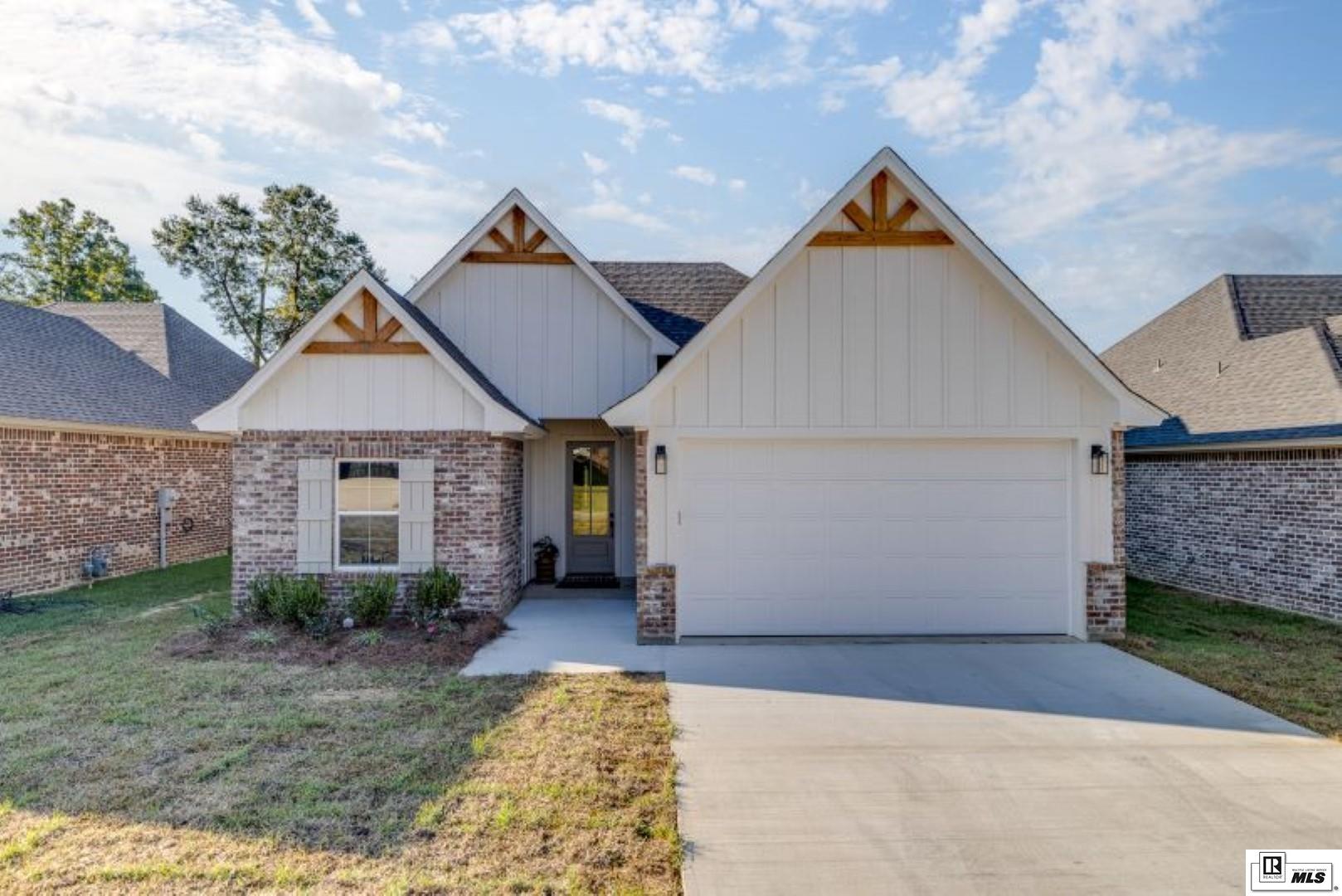 121 Piney Cove