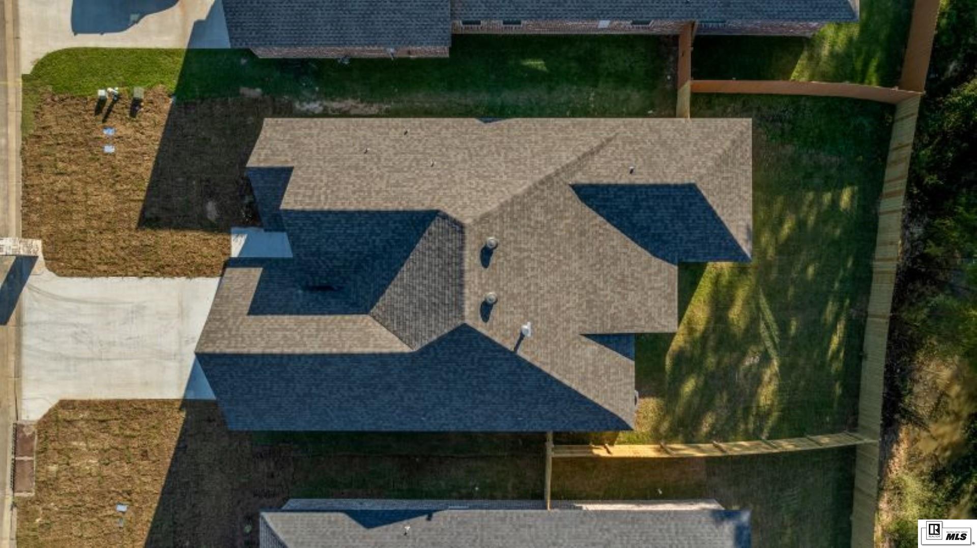 121 Piney Cove