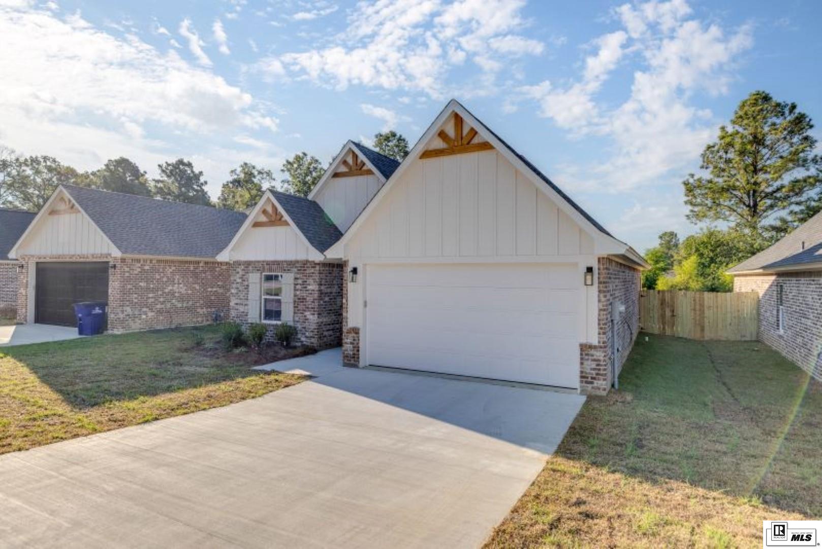 121 Piney Cove
