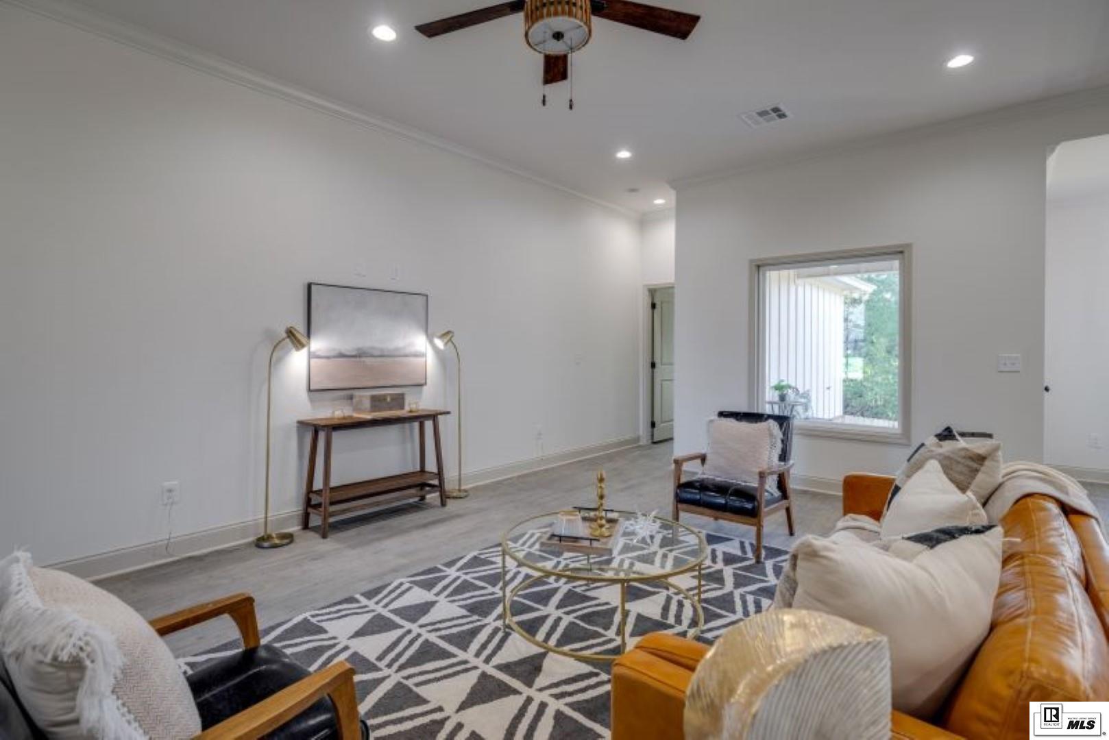 121 Piney Cove