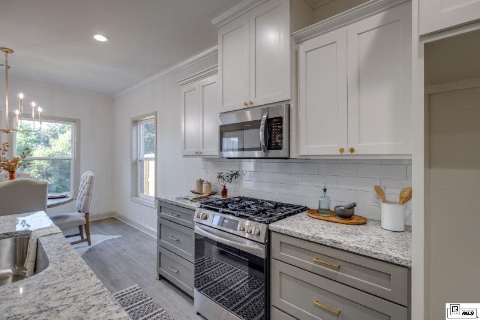 121 Piney Cove