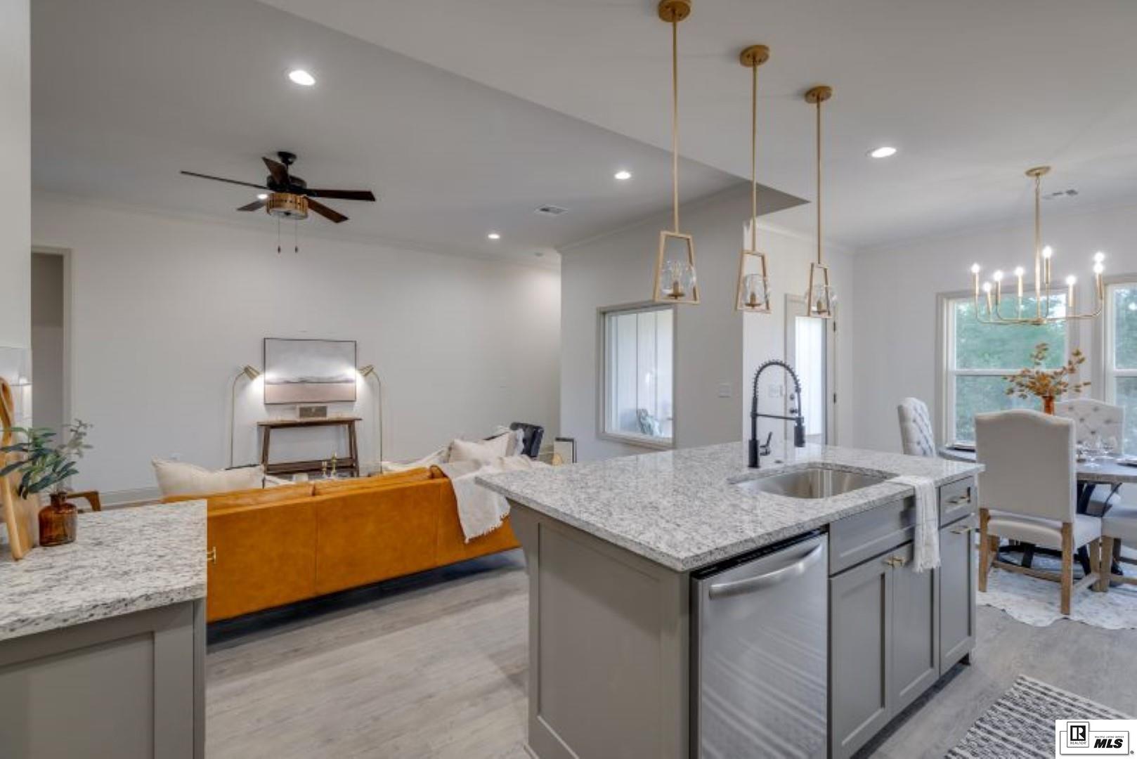 121 Piney Cove