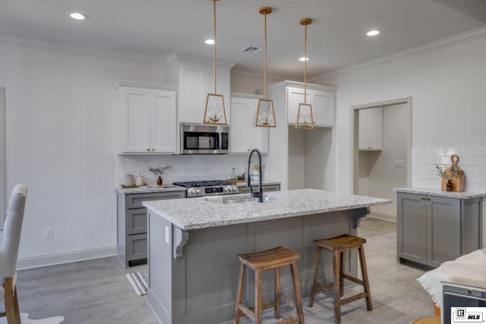 121 Piney Cove