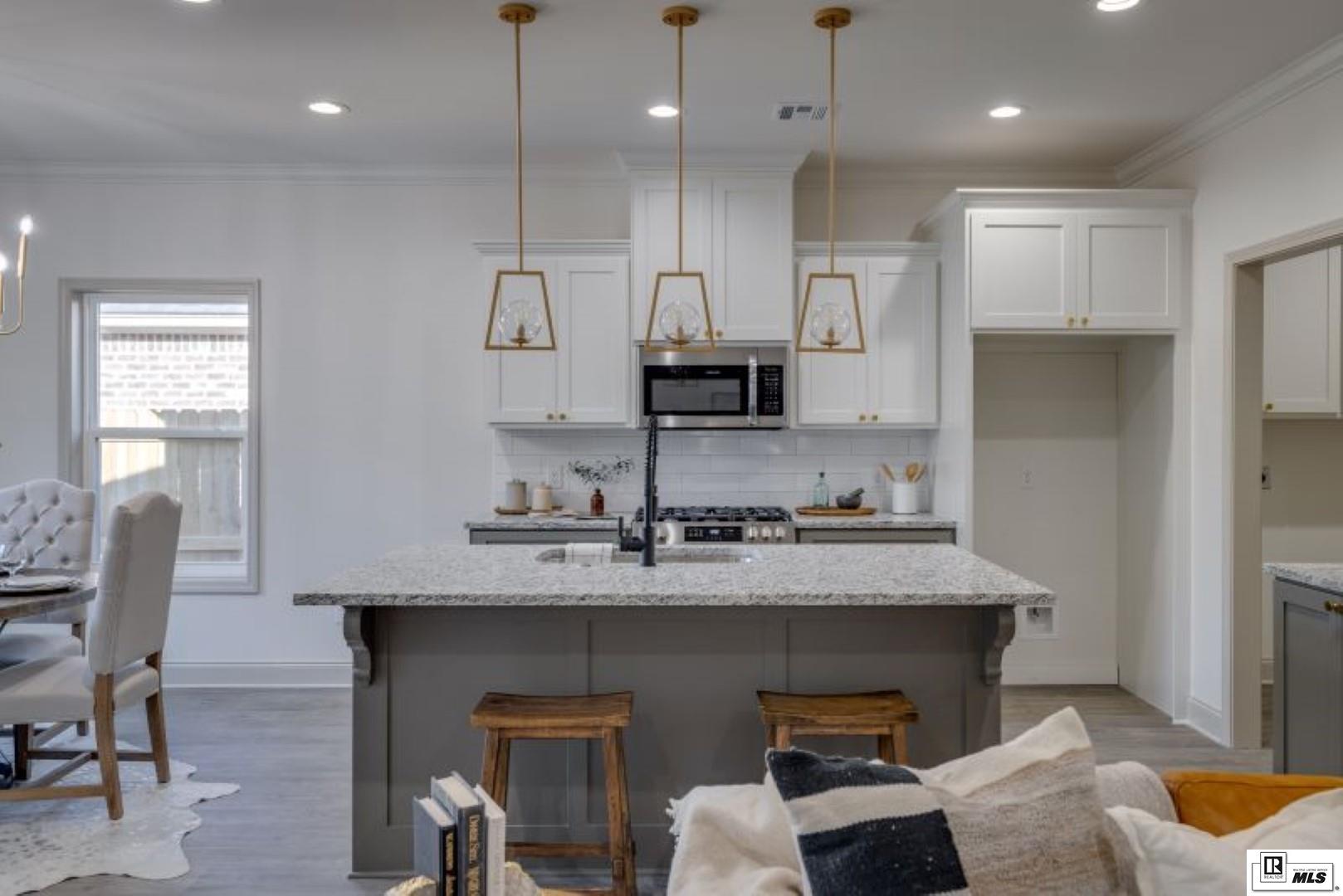 121 Piney Cove