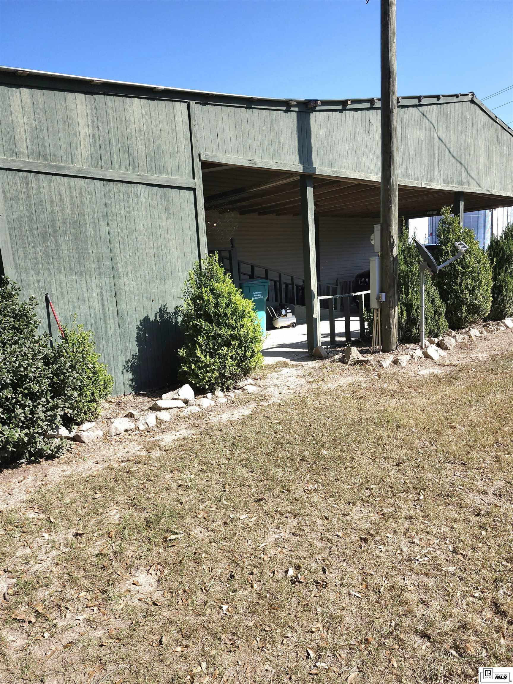5582 Highway 562