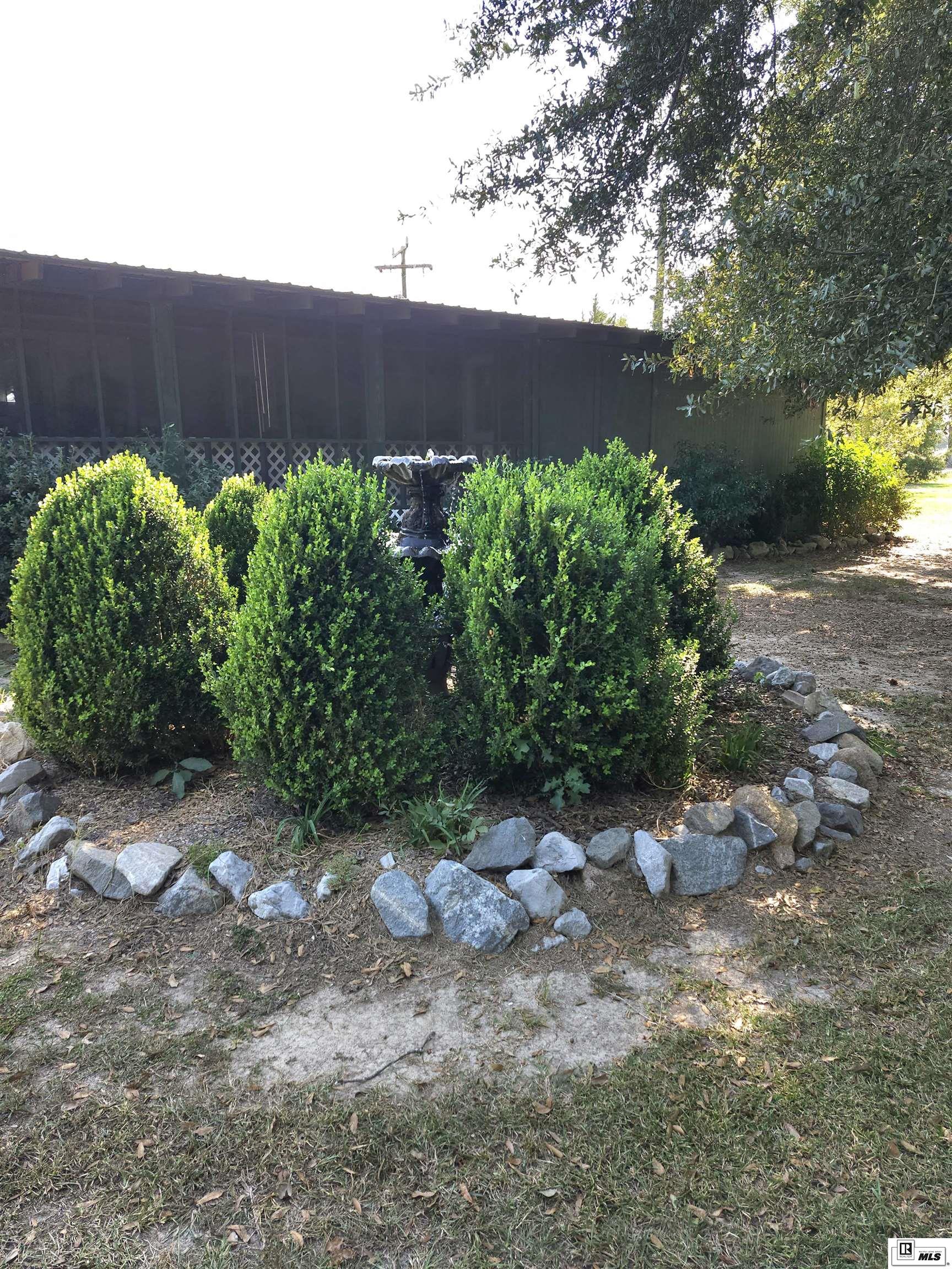 5582 Highway 562
