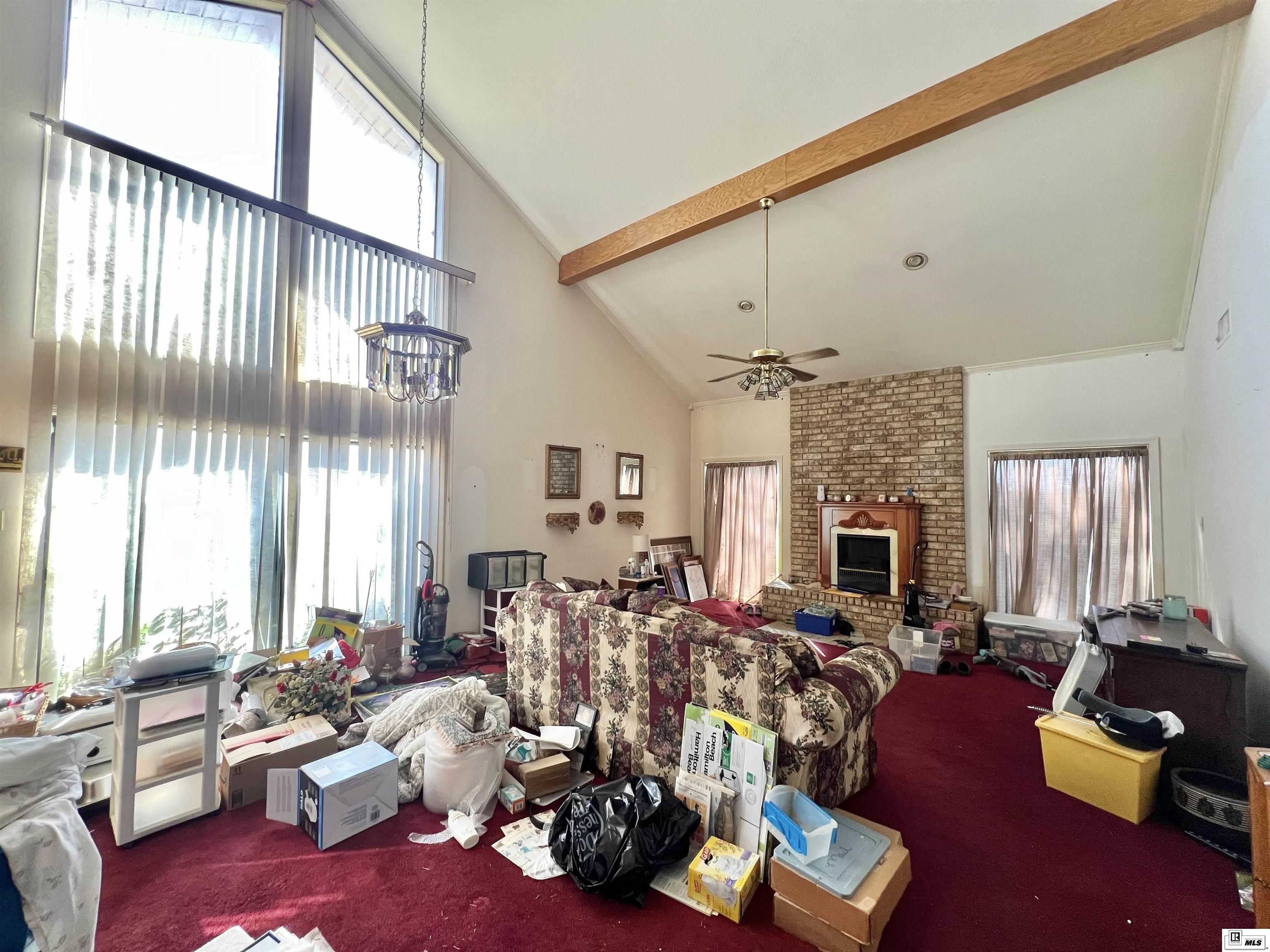 1218 Thomas Loop