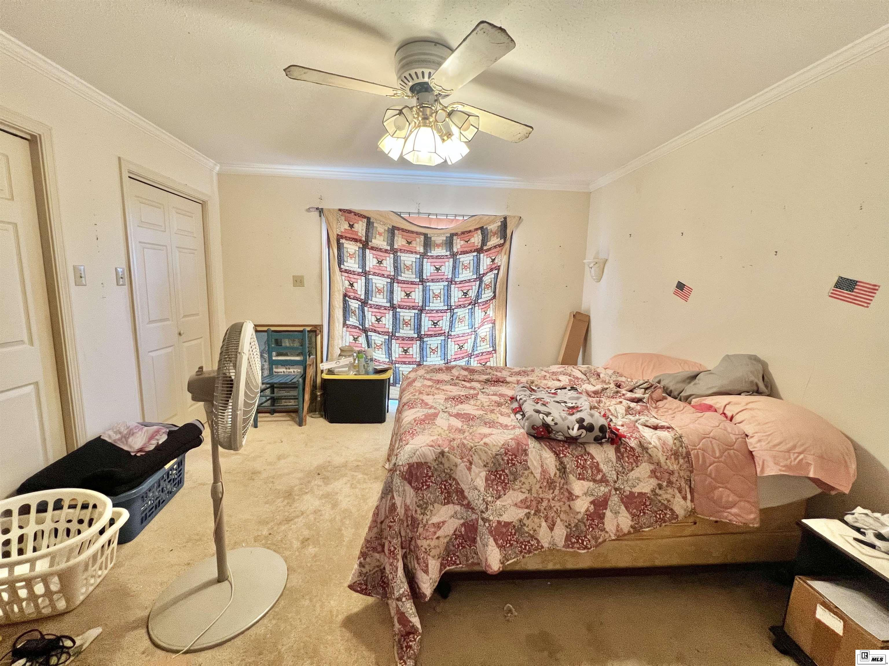 1218 Thomas Loop