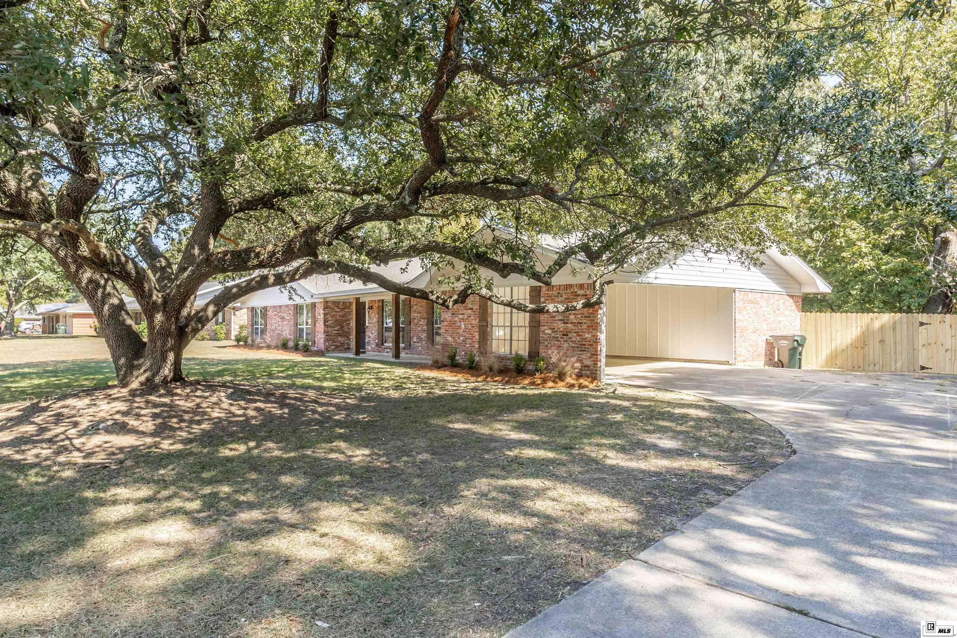 200 River Oaks Drive