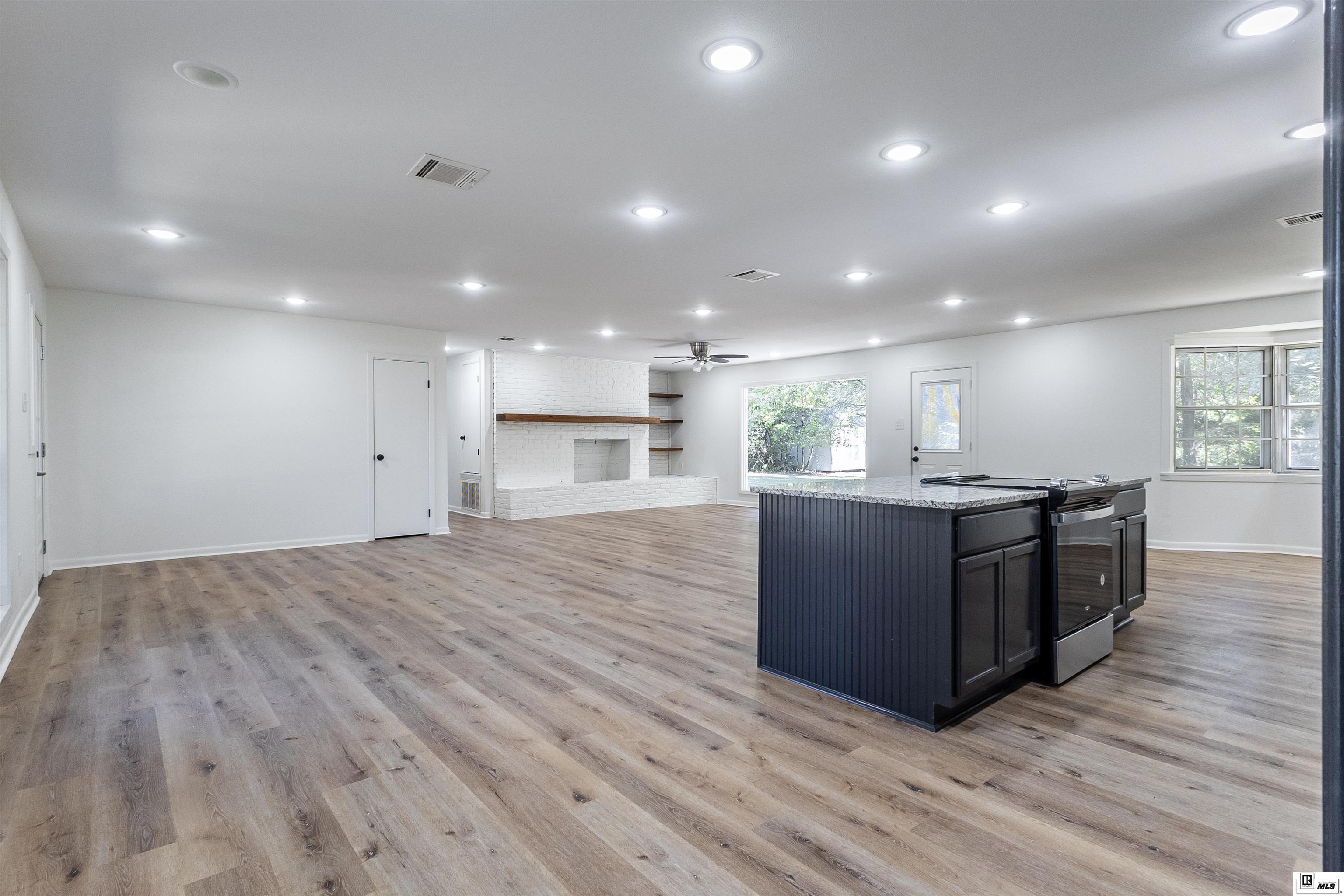 200 River Oaks Drive