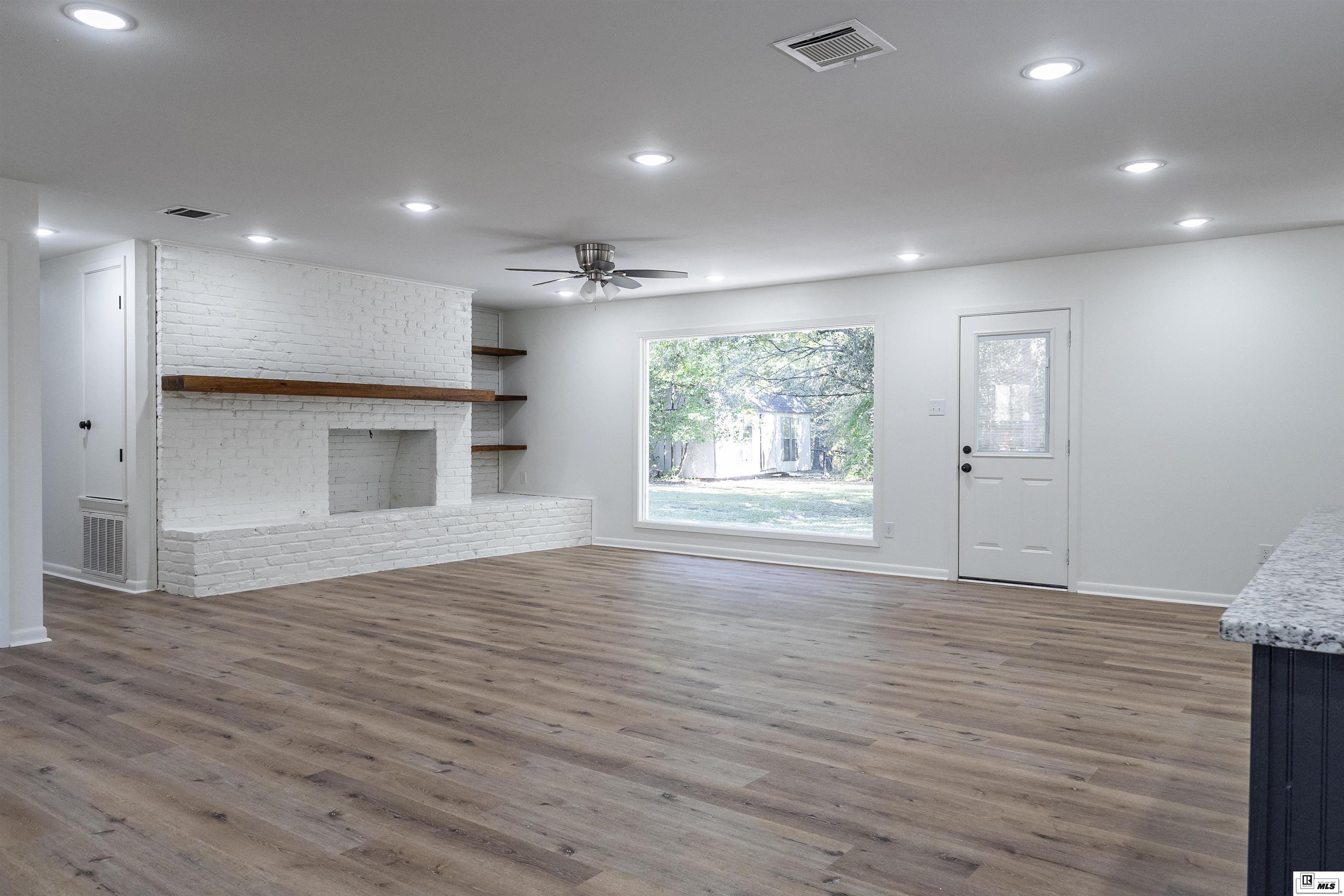 200 River Oaks Drive