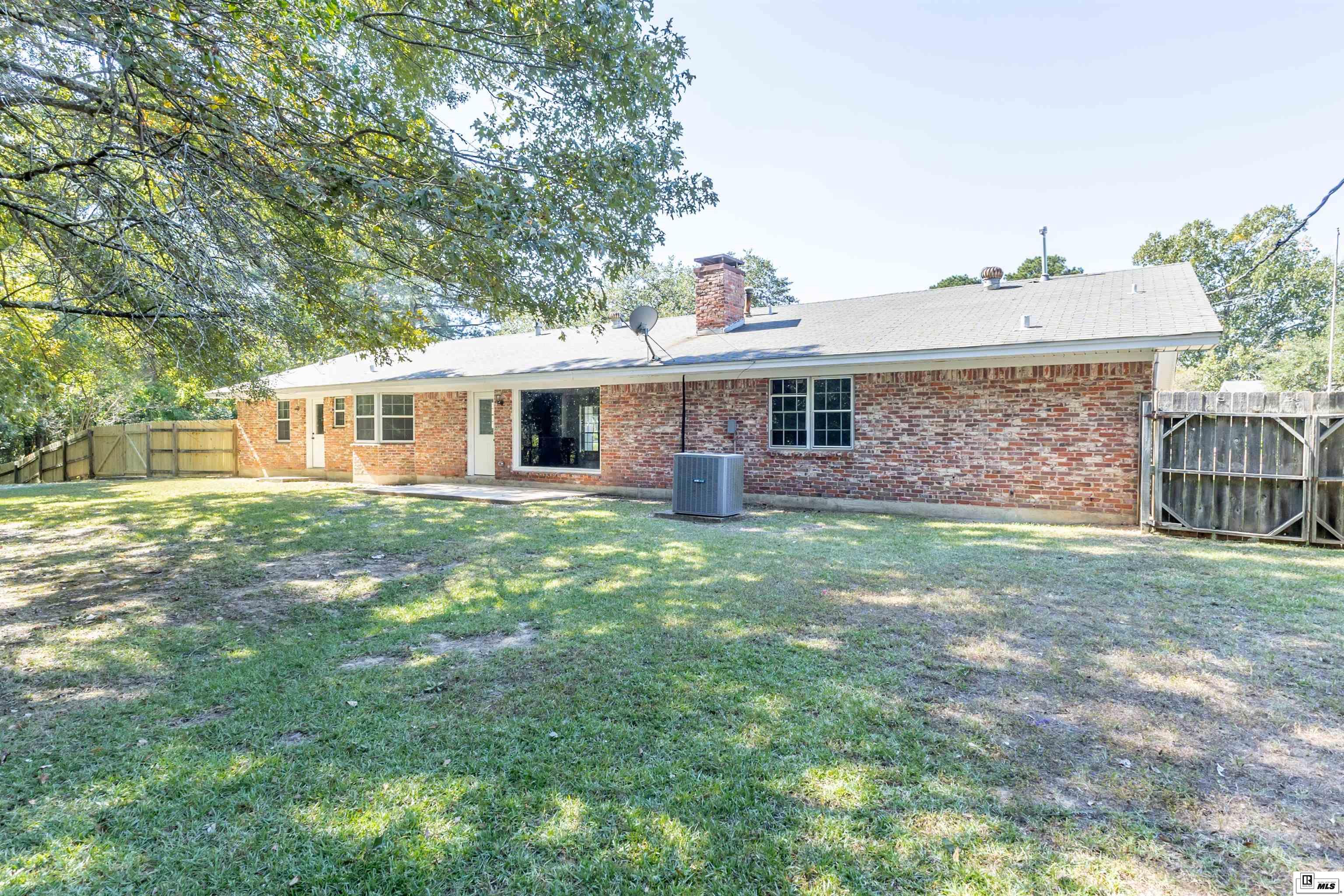 200 River Oaks Drive