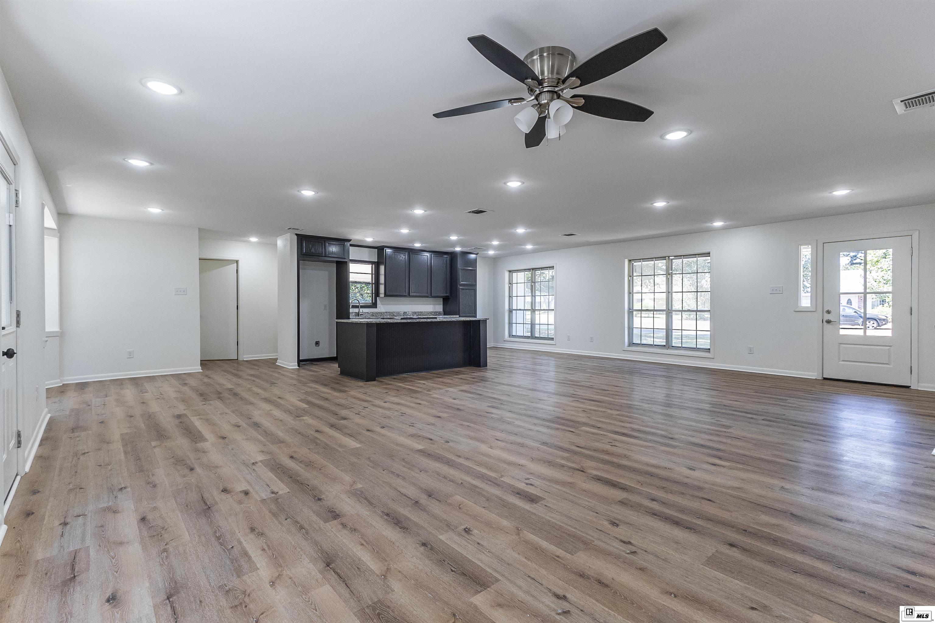 200 River Oaks Drive