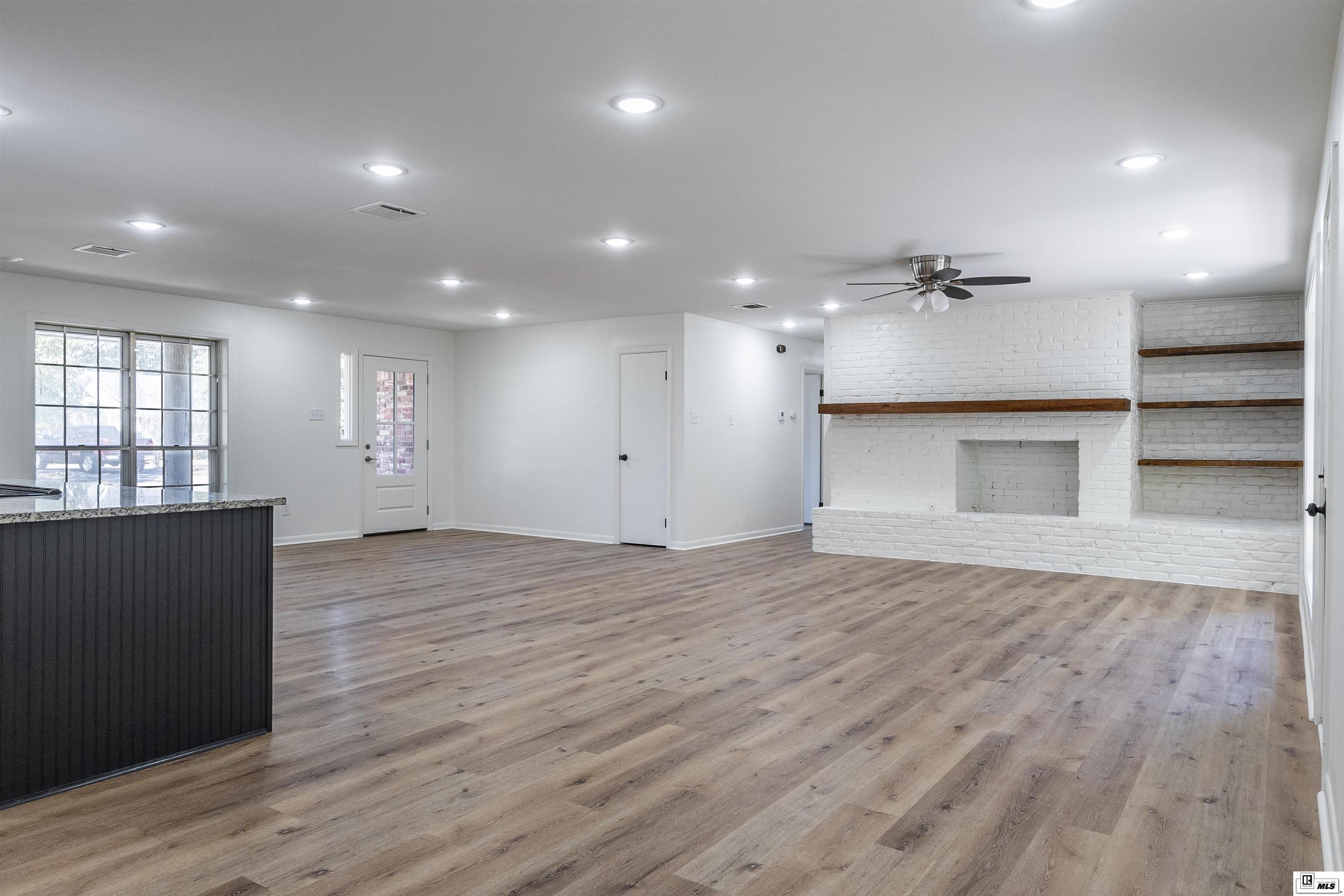 200 River Oaks Drive