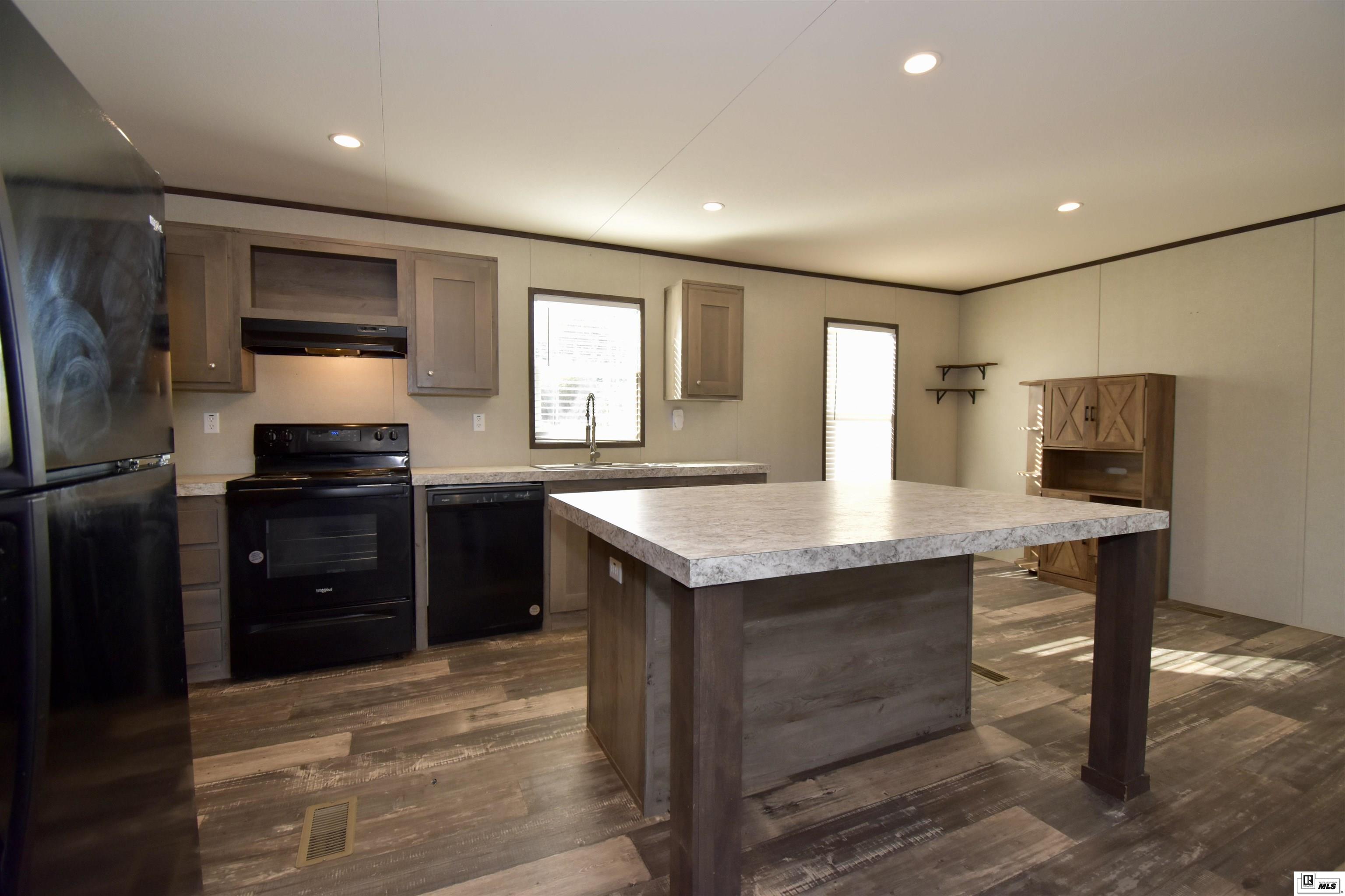 1560 Highway 145