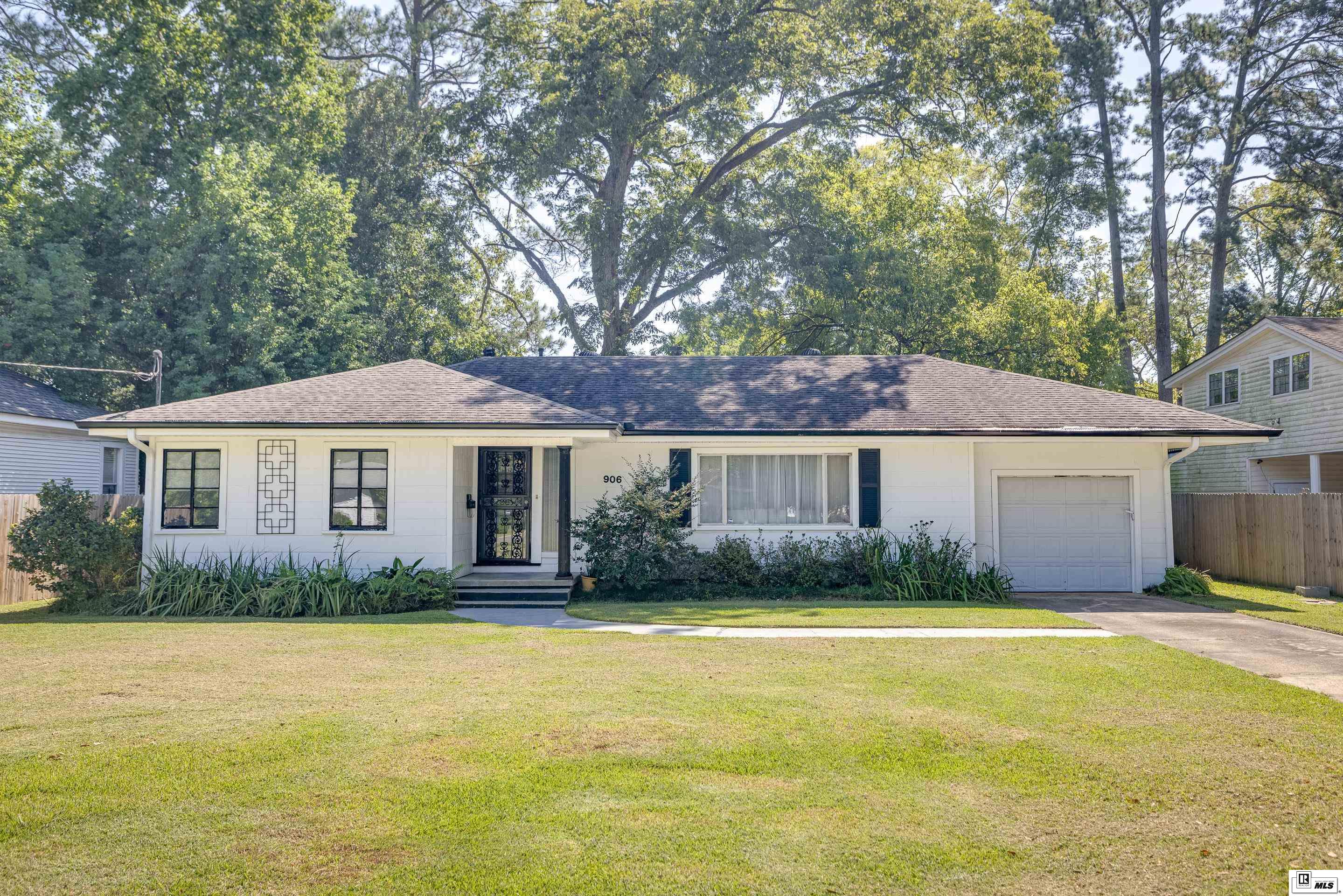 906 Downey Lane