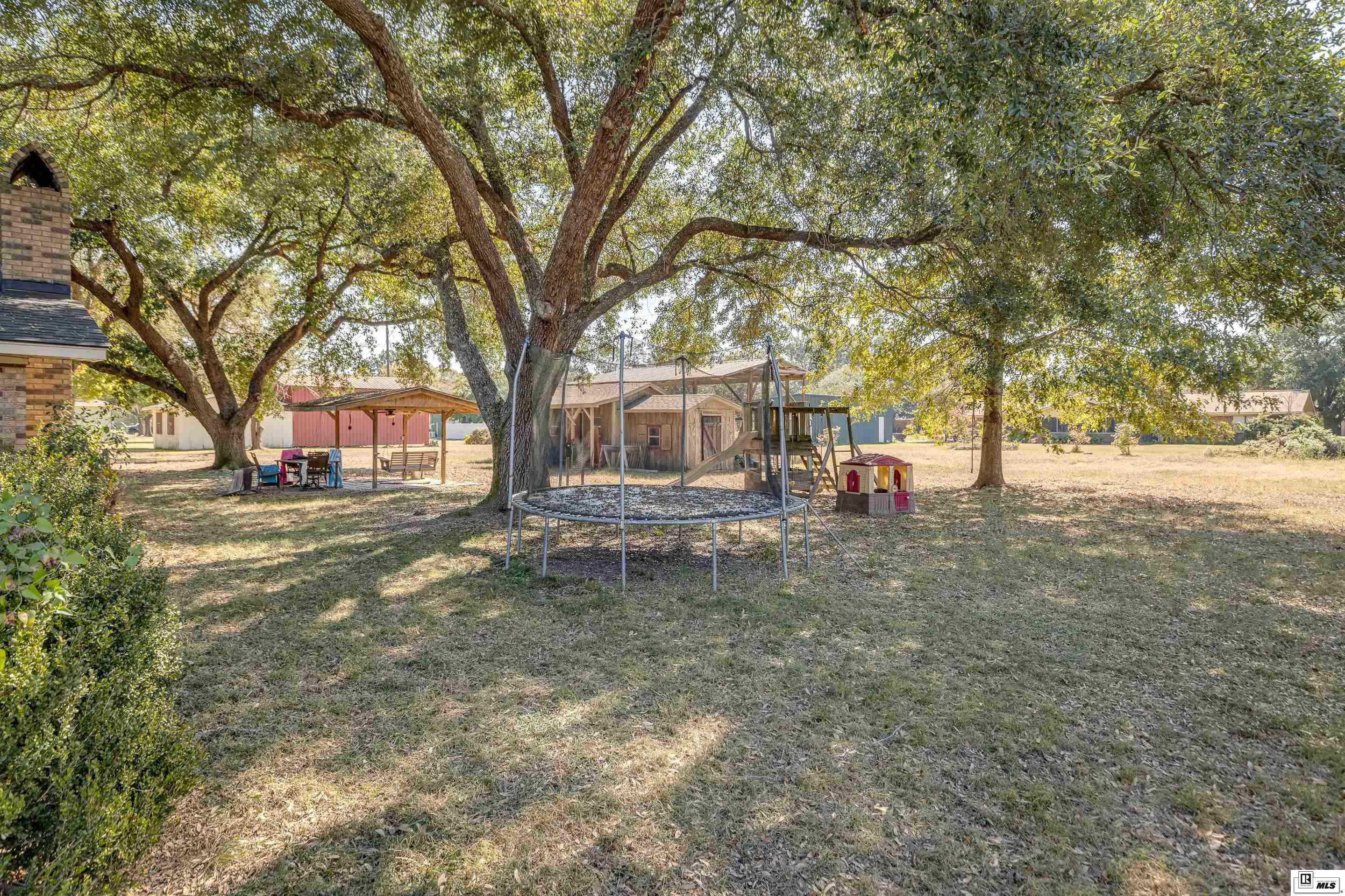 412 Robinhood Lane