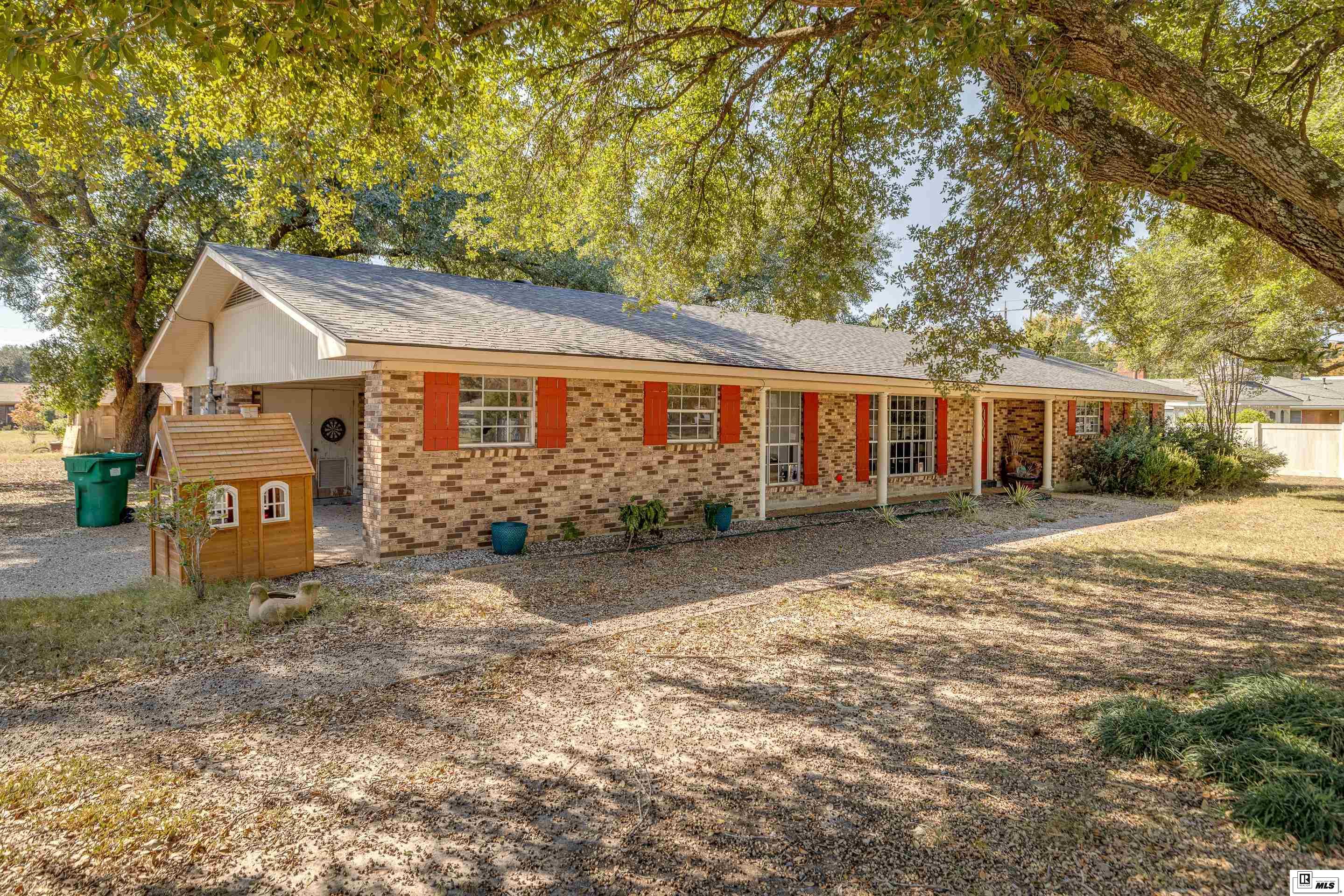 412 Robinhood Lane