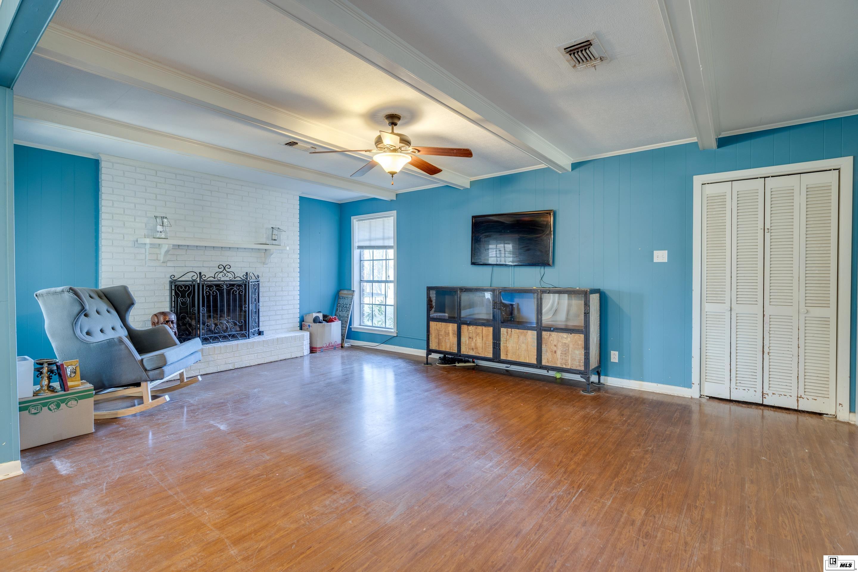 412 Robinhood Lane