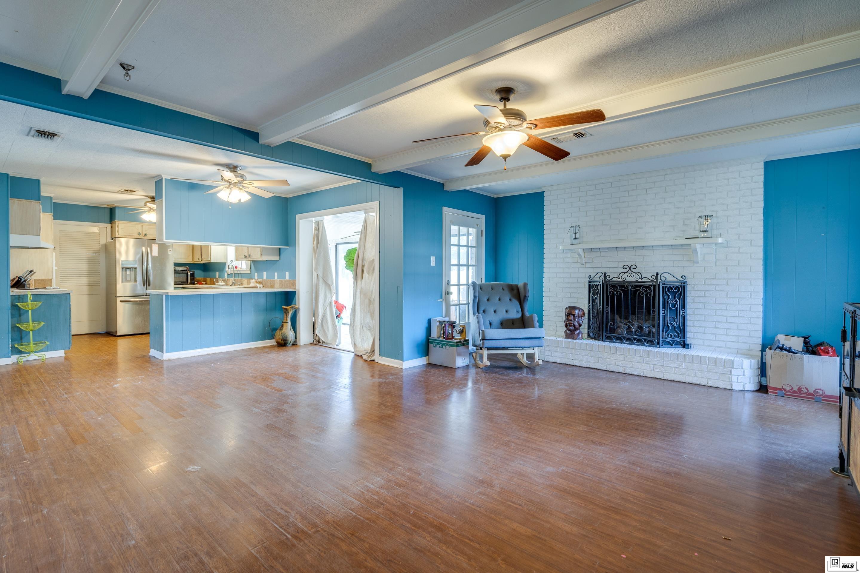 412 Robinhood Lane