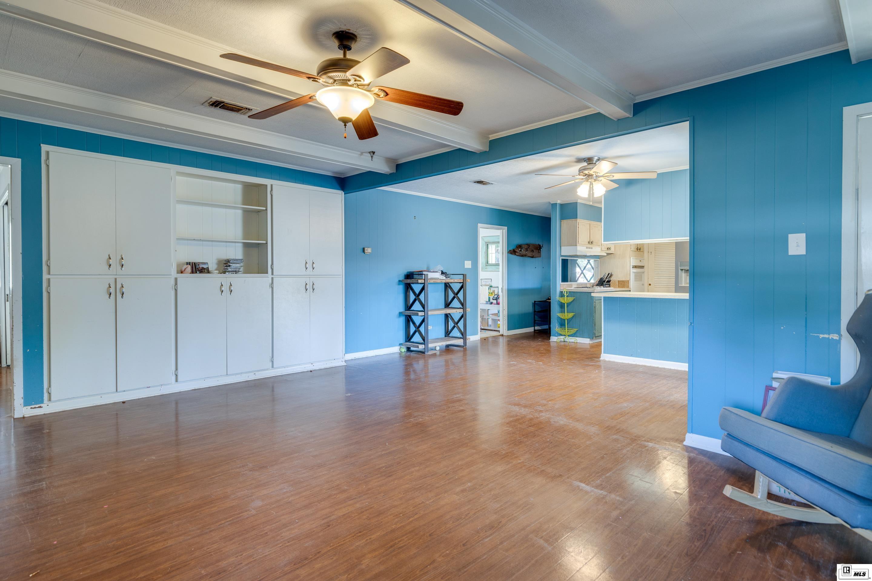 412 Robinhood Lane