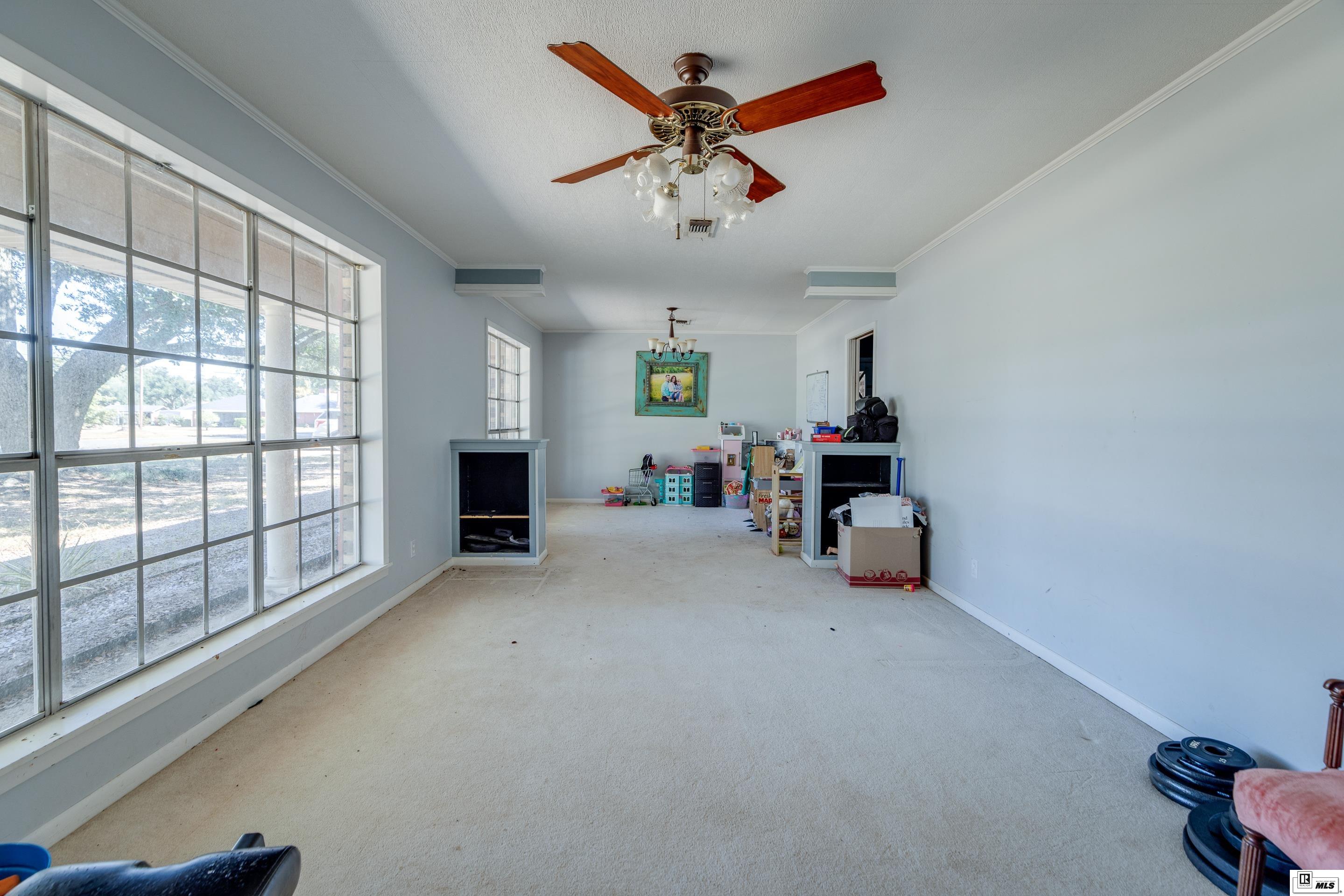 412 Robinhood Lane