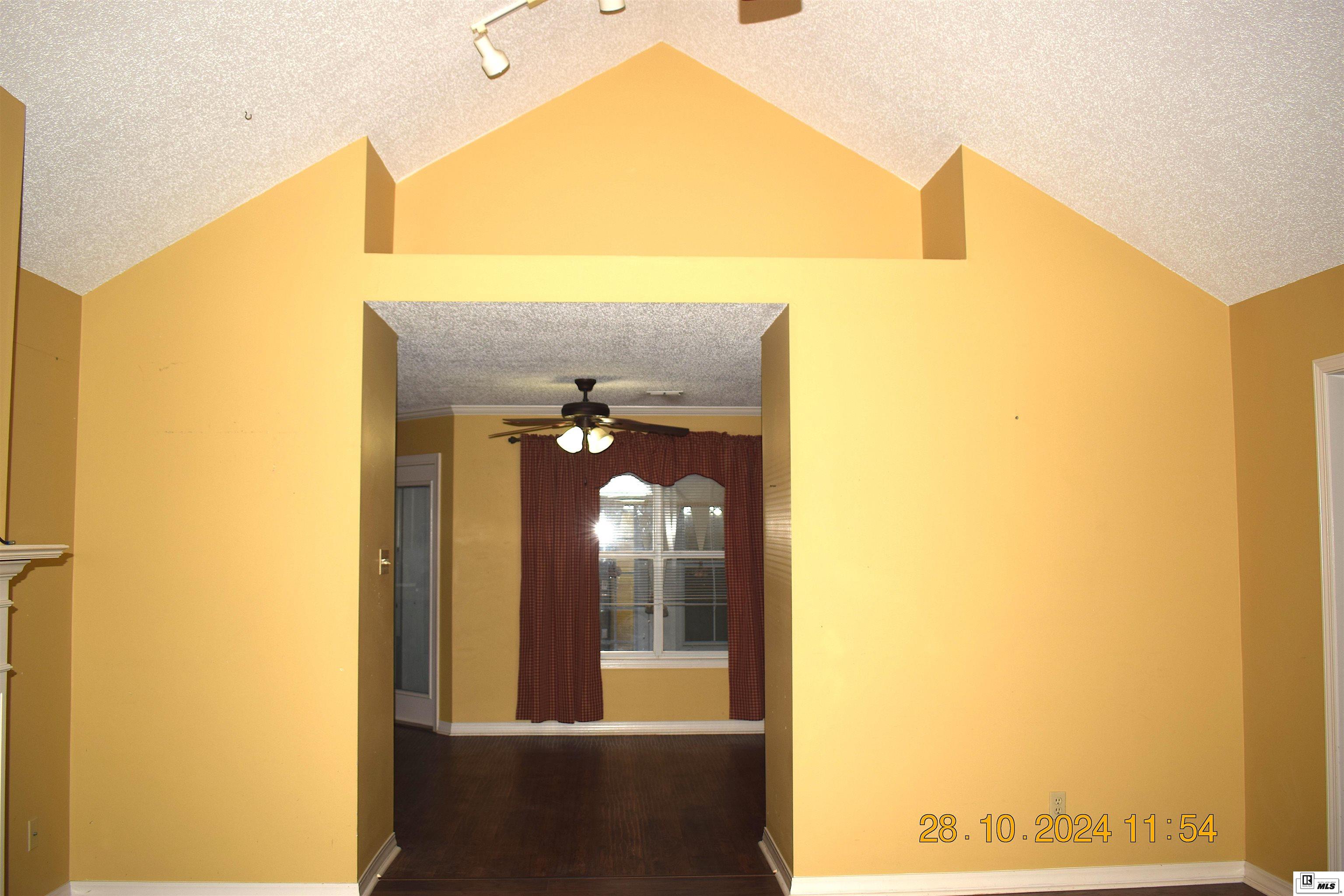 5854 Huntington Drive
