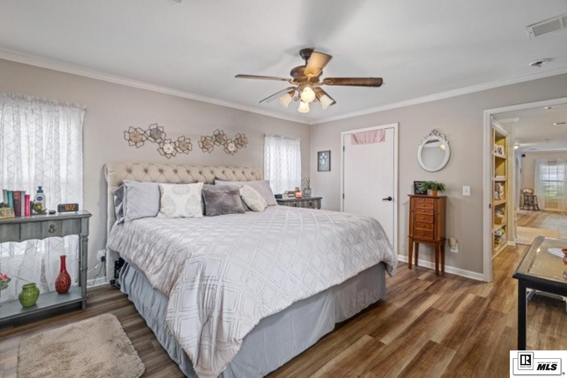221 Twisted Oak Lane