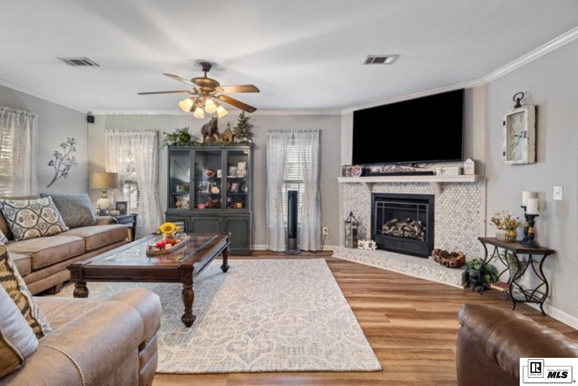 221 Twisted Oak Lane