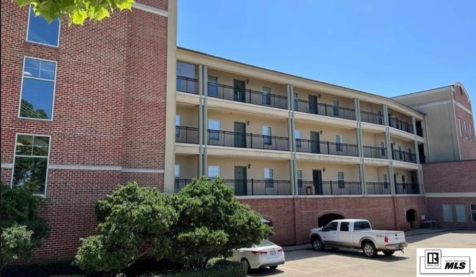 1 Natchitoches Street, Apt 203
