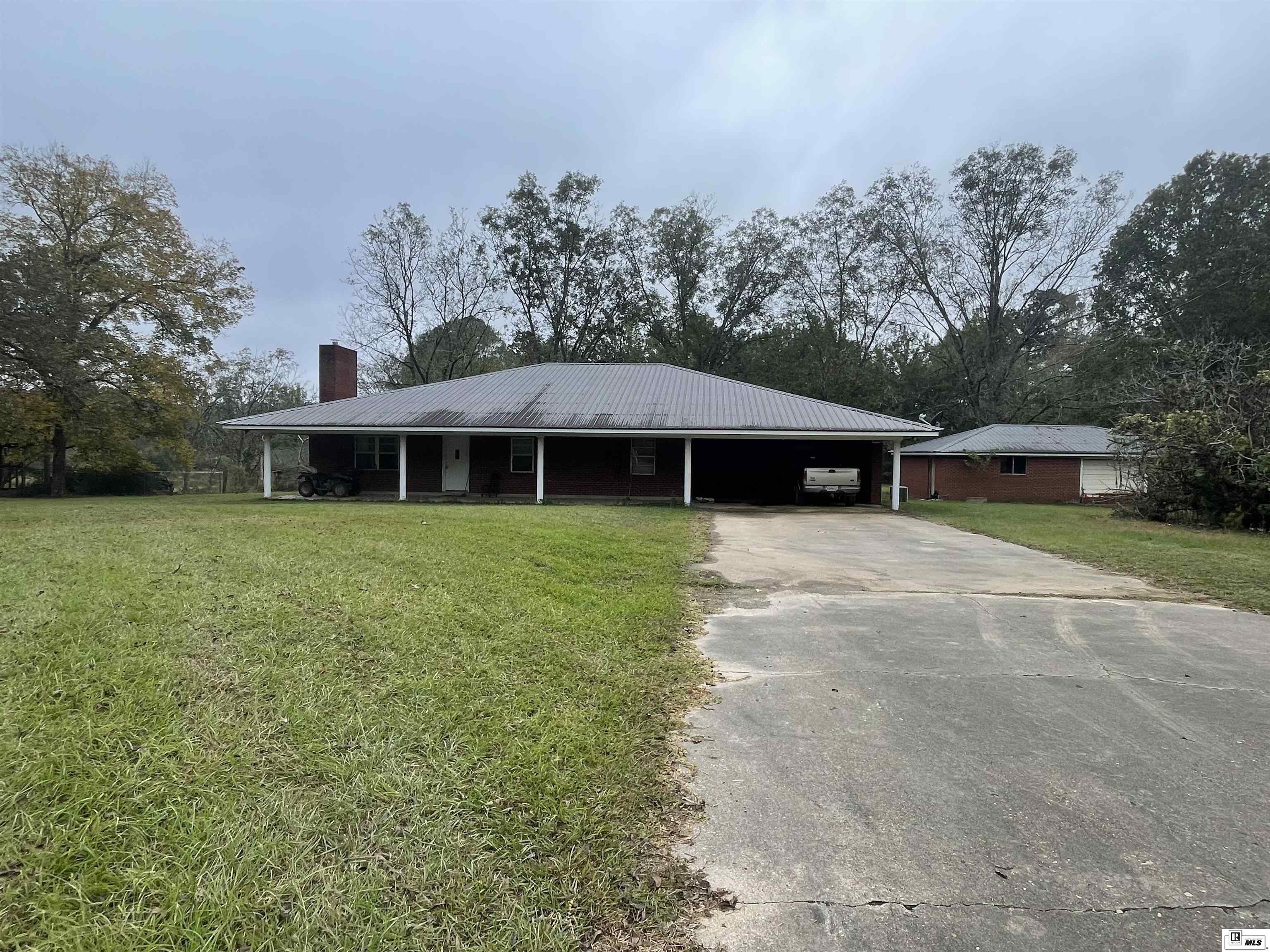 2098 Zoar Road