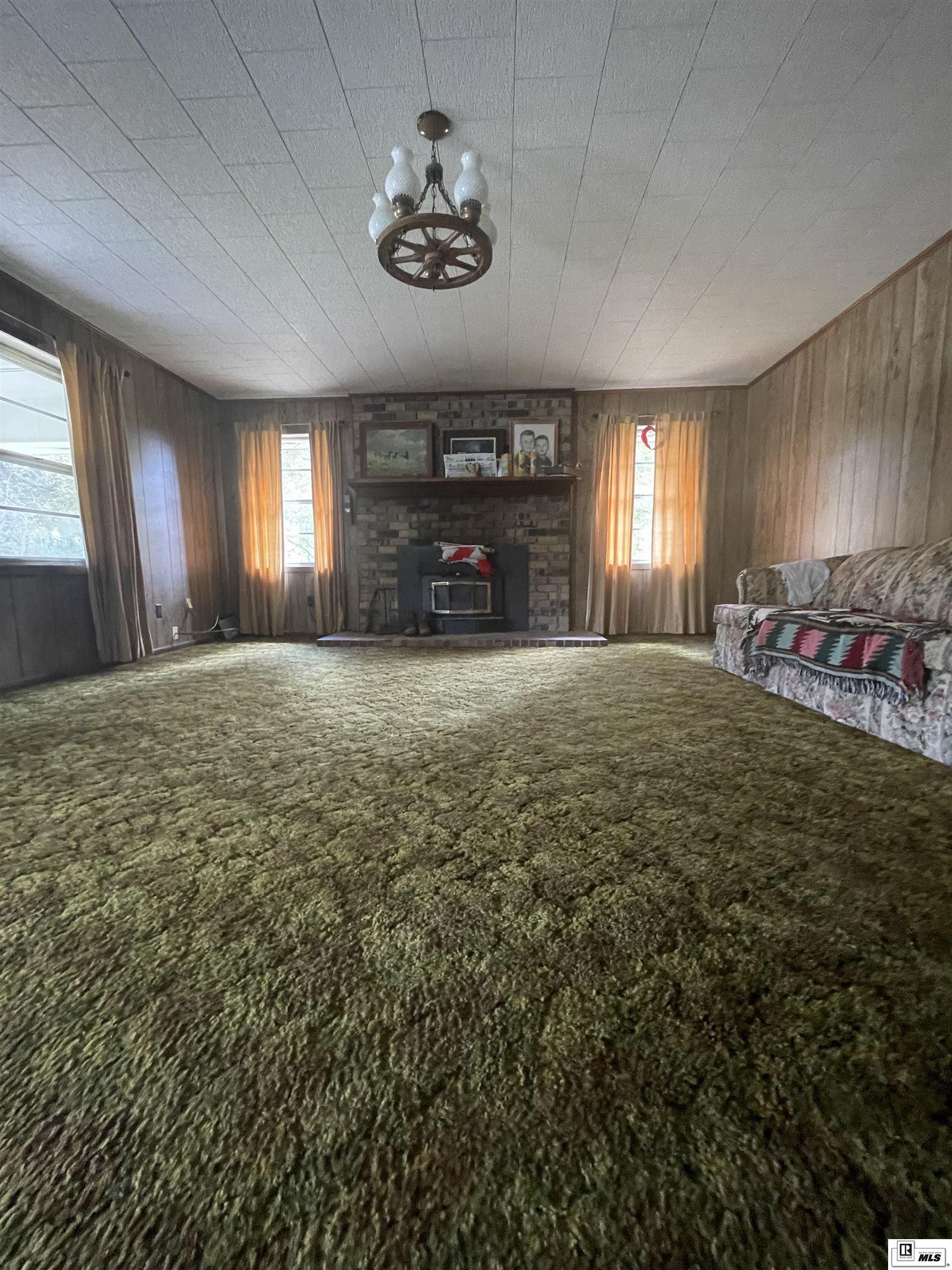 2098 Zoar Road