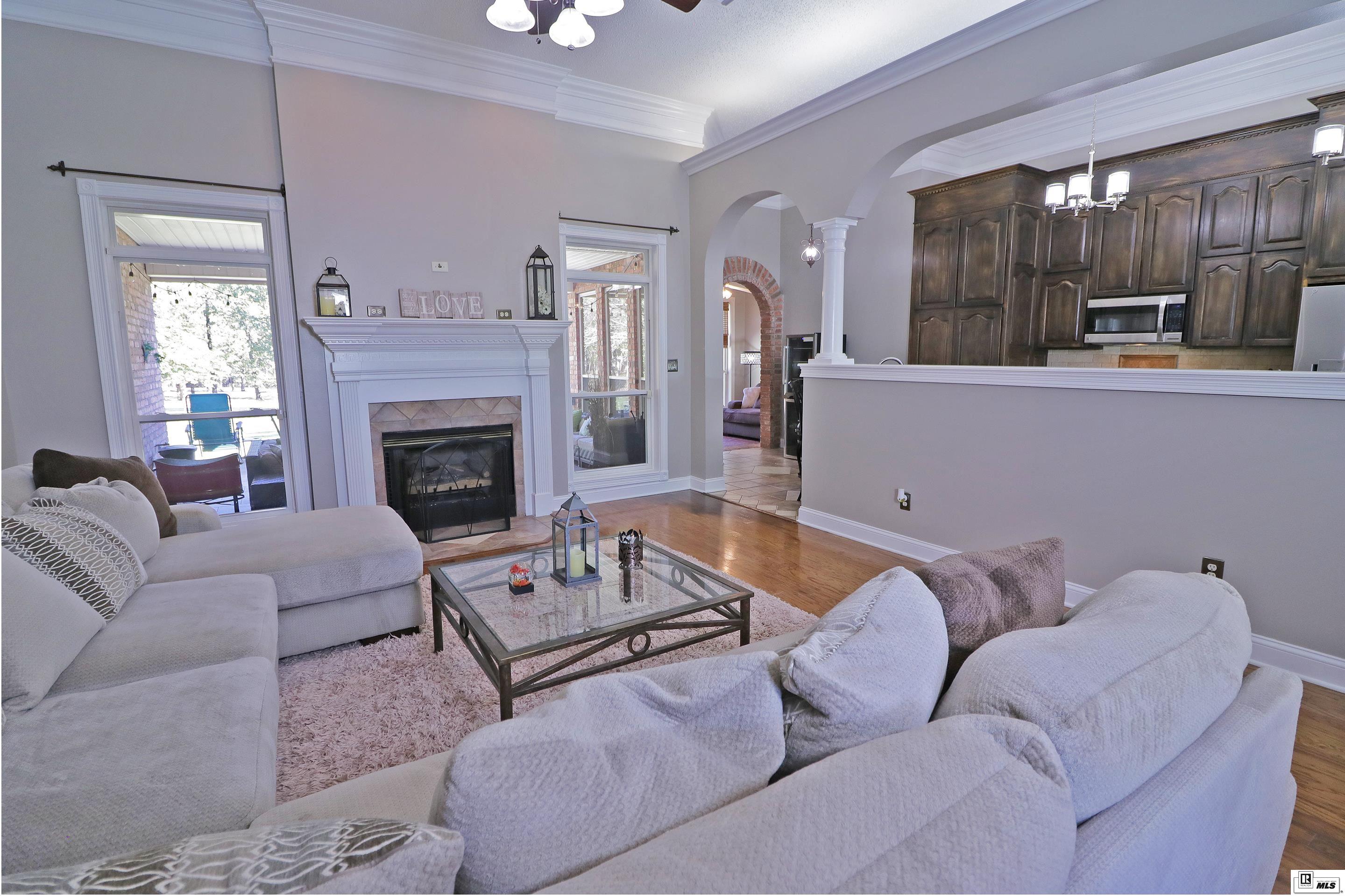 1110 Comanche Trail