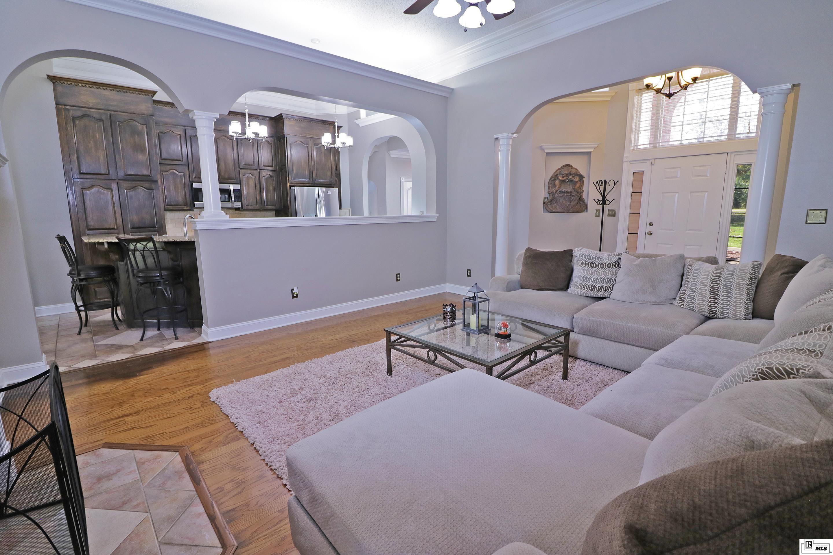 1110 Comanche Trail